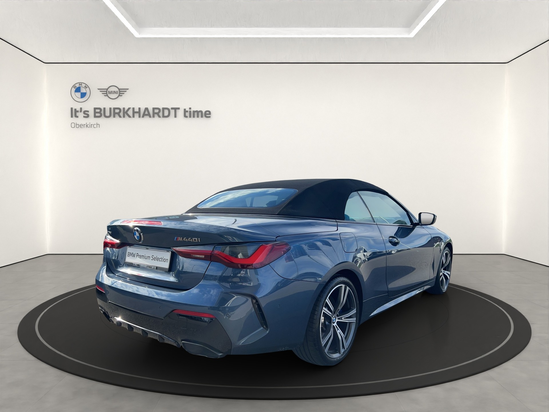 BMW M440i xDrive 48V Cabrio-image-4