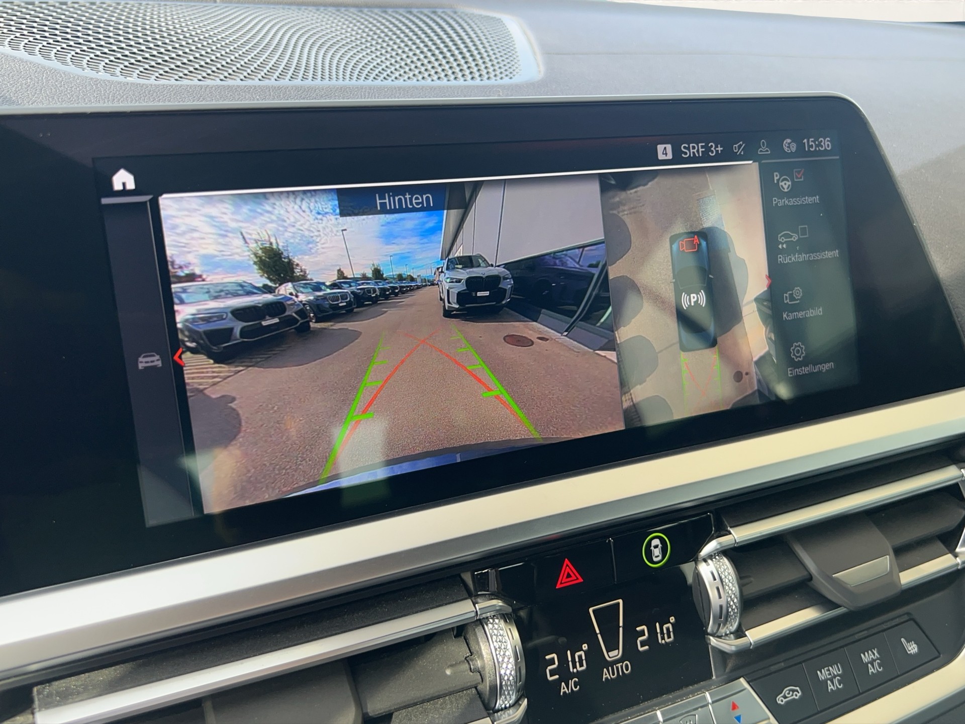 BMW M440i xDrive 48V Cabrio-image-14