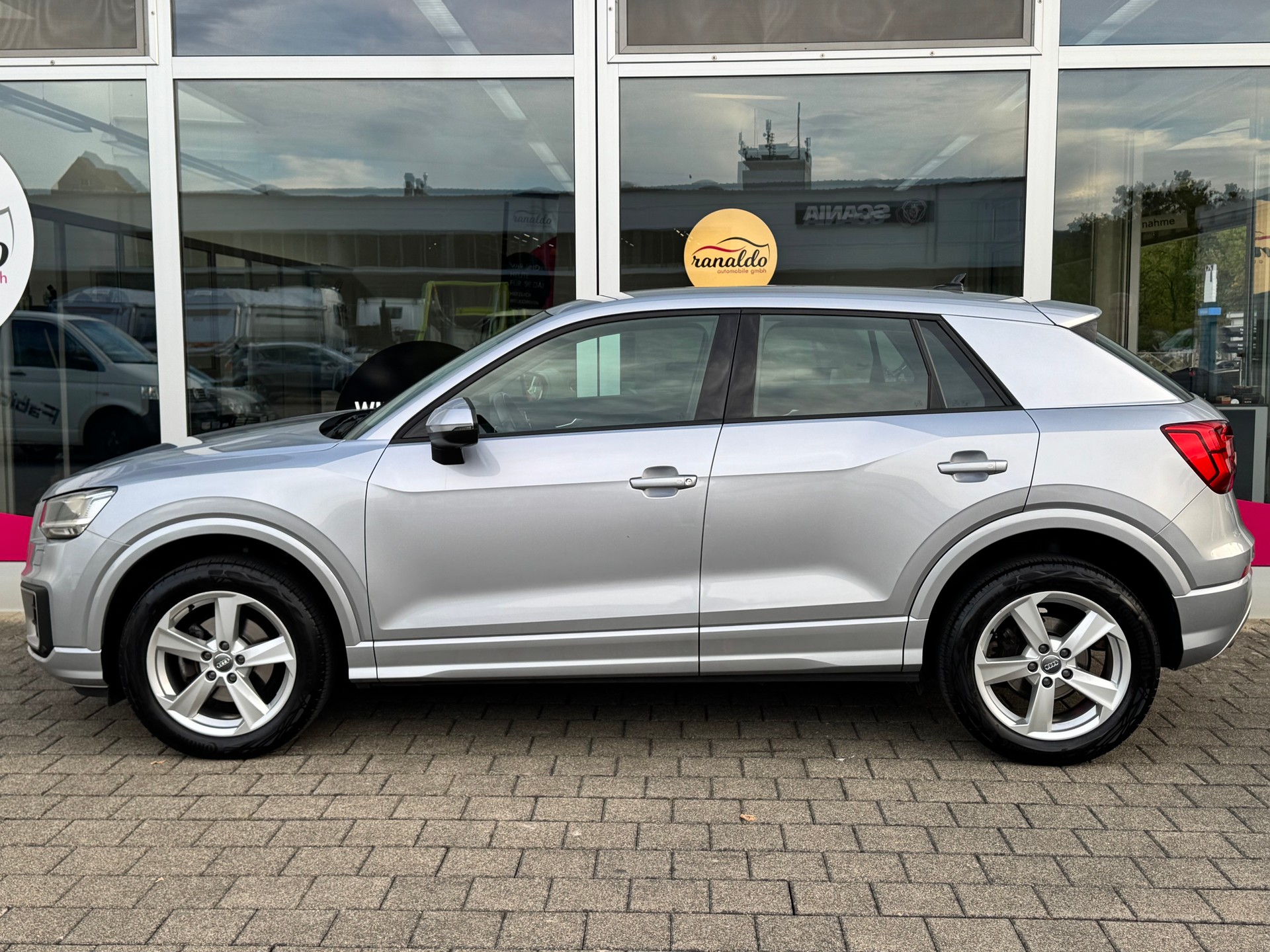 AUDI Q2 30 TFSI Sport+Navigation+Bluetooth+Klima+Parksensoren+8-fach bereift+Sitzheizung+frisch ab MFK/Service+-image-4