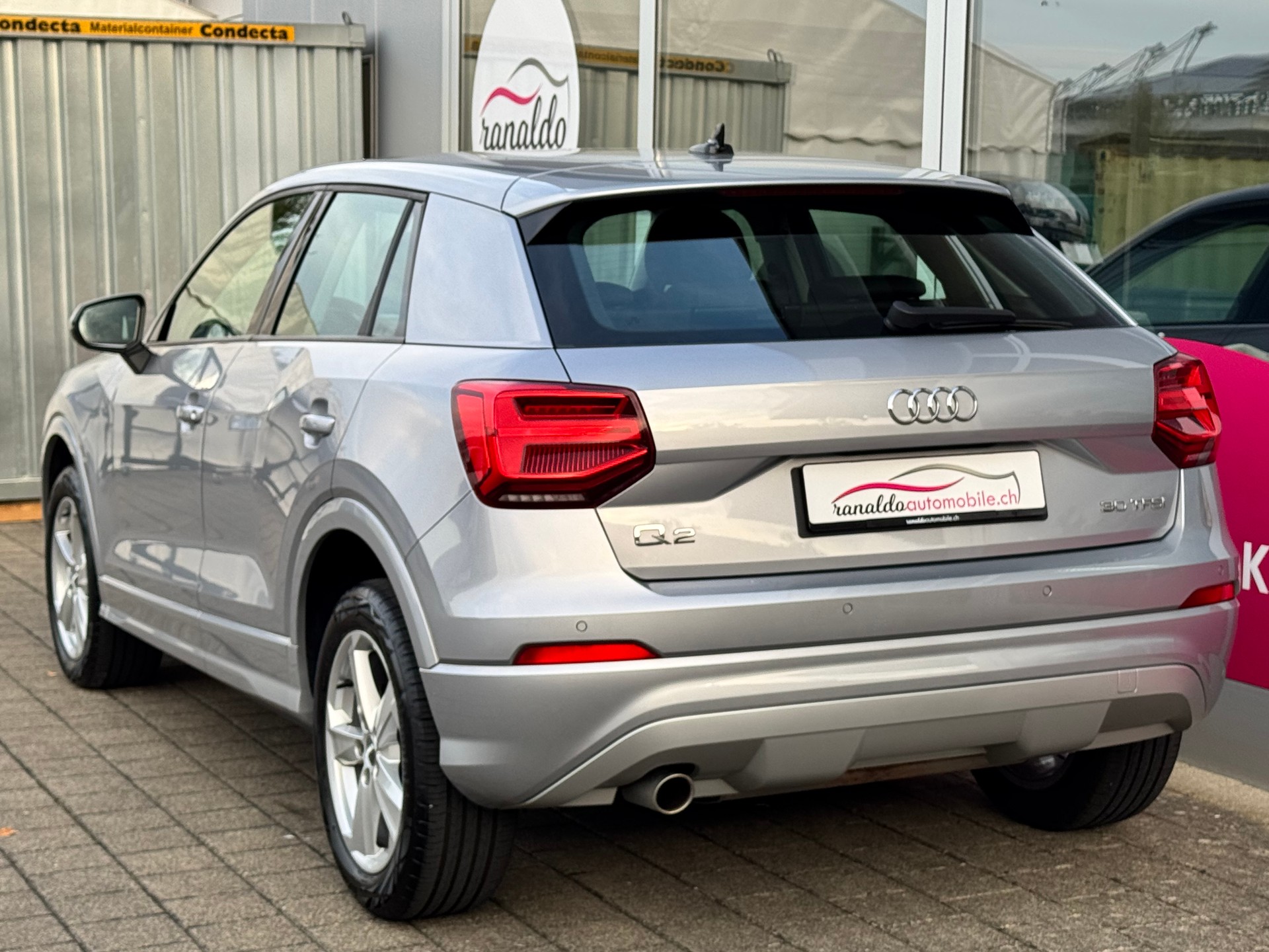 AUDI Q2 30 TFSI Sport+Navigation+Bluetooth+Klima+Parksensoren+8-fach bereift+Sitzheizung+frisch ab MFK/Service+-image-5