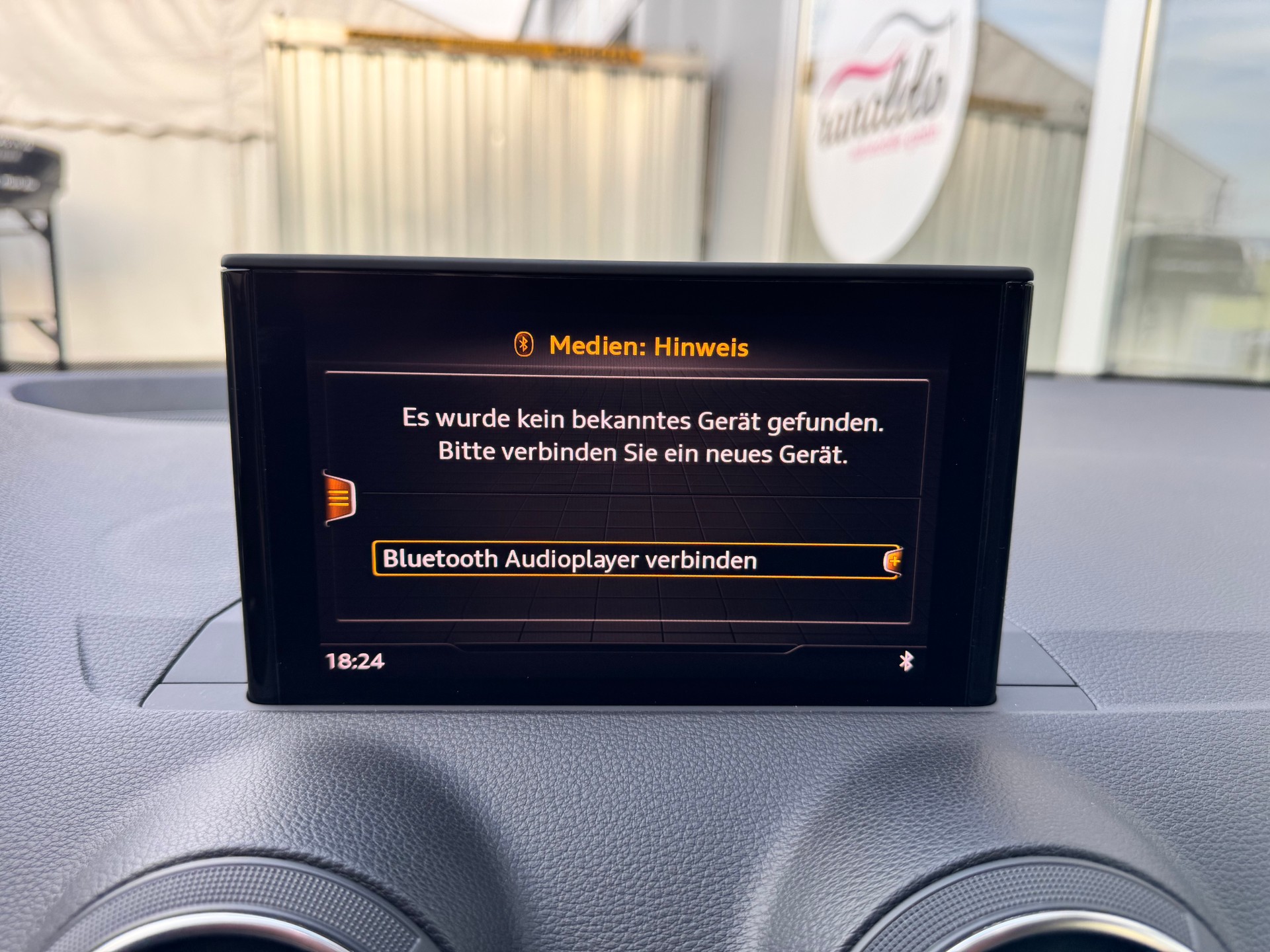 AUDI Q2 30 TFSI Sport+Navigation+Bluetooth+Klima+Parksensoren+8-fach bereift+Sitzheizung+frisch ab MFK/Service+-image-17