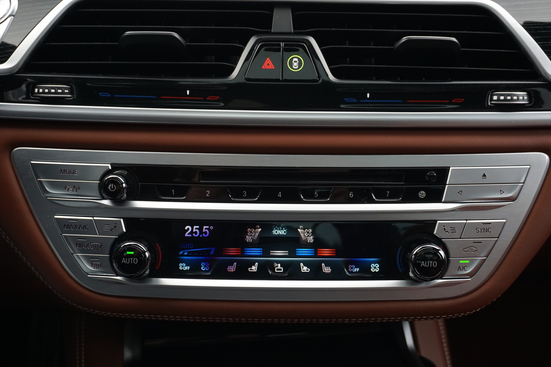 BMW 750Li xDrive Individual-image-9
