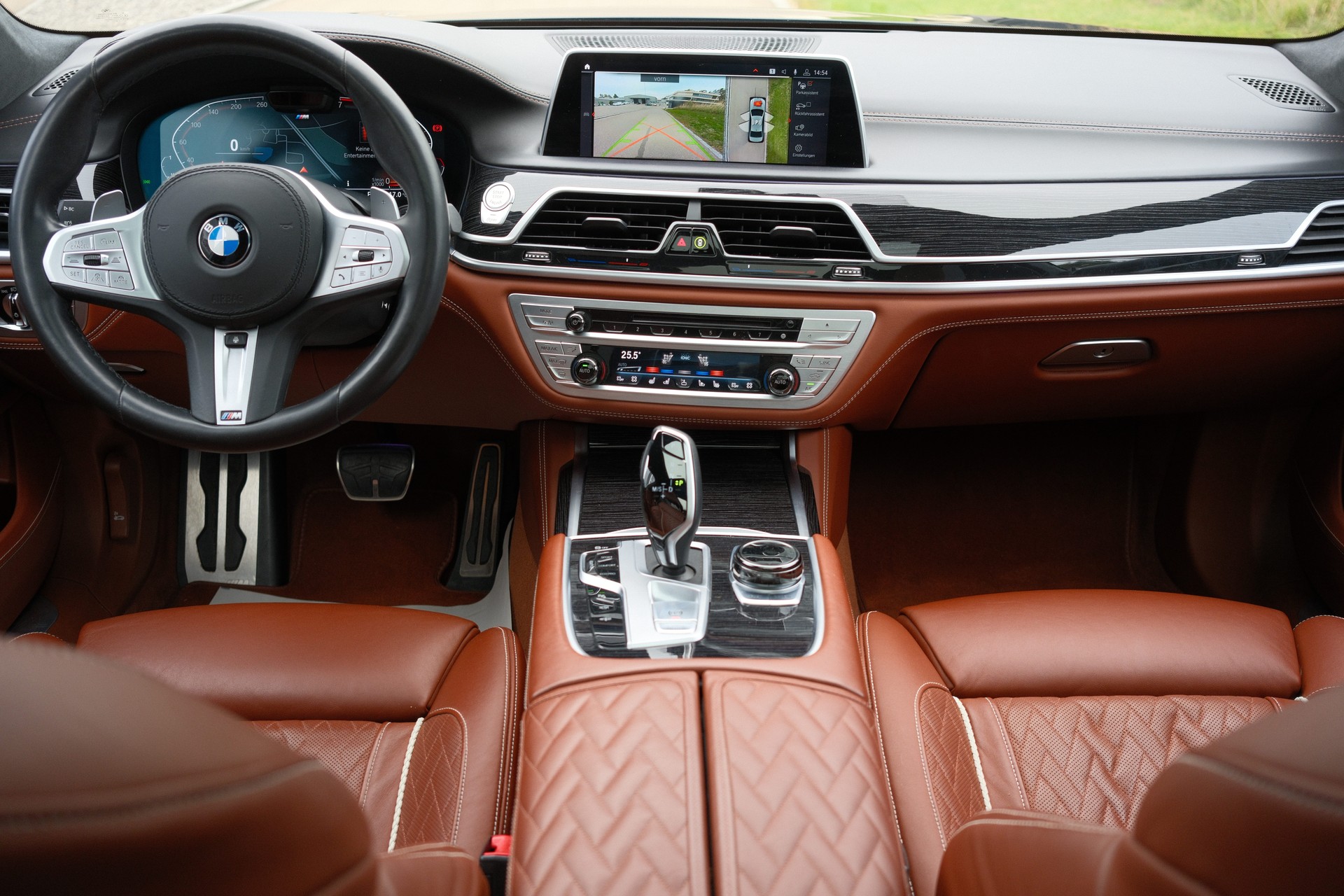 BMW 750Li xDrive Individual-image-8