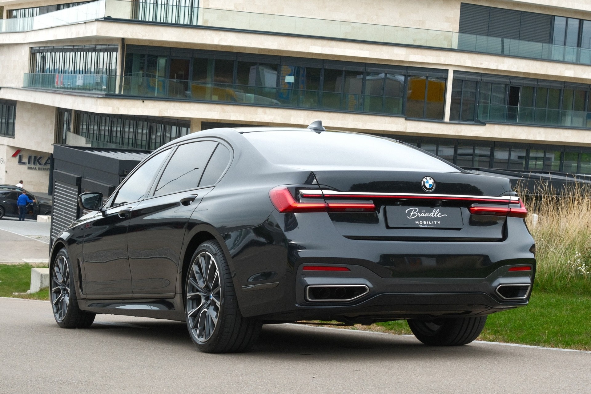 BMW 750Li xDrive Individual-image-3