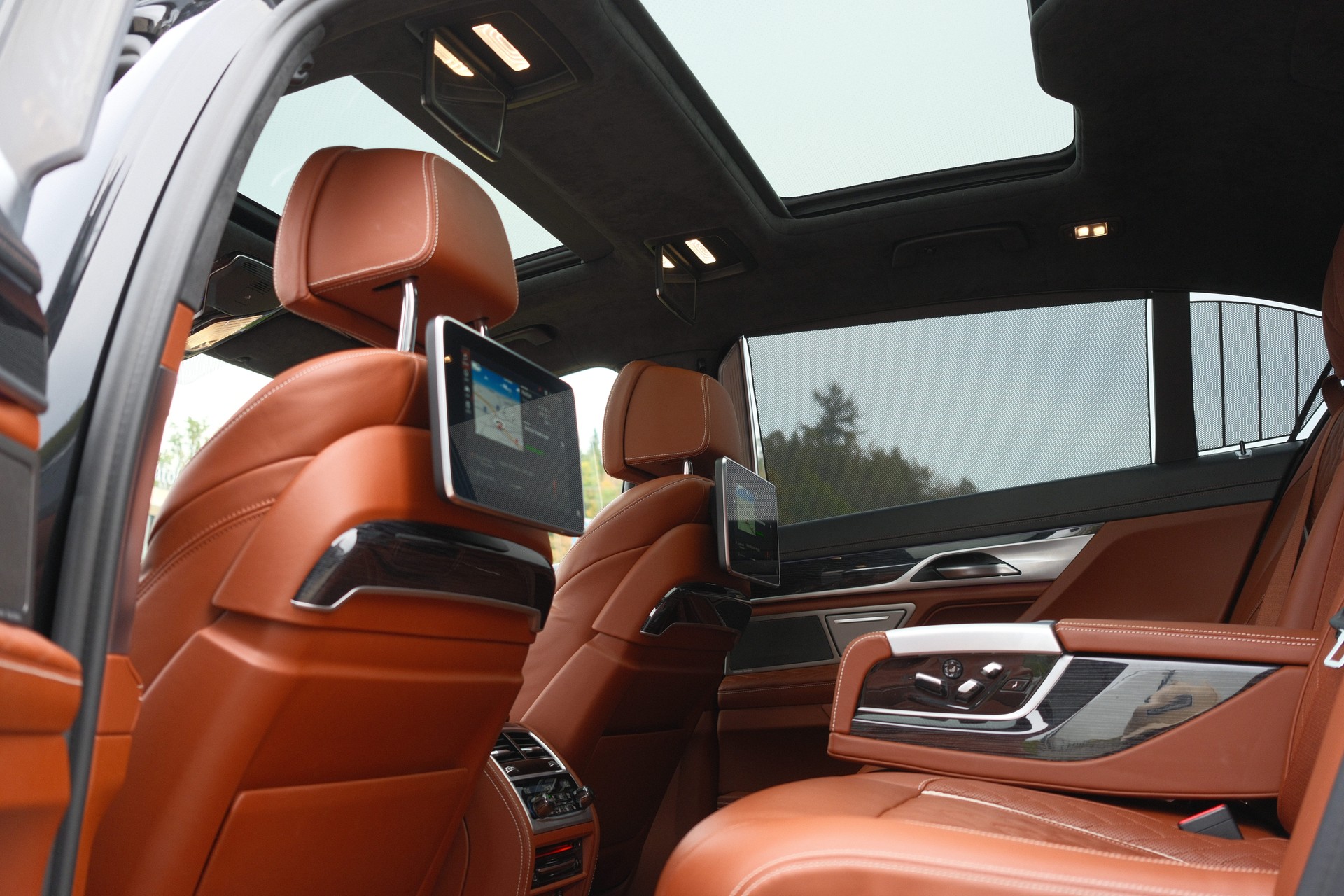 BMW 750Li xDrive Individual-image-11