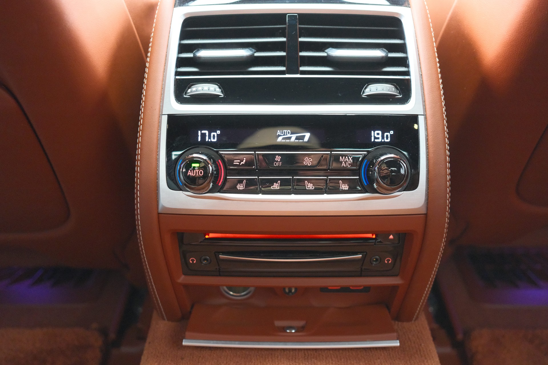 BMW 750Li xDrive Individual-image-13