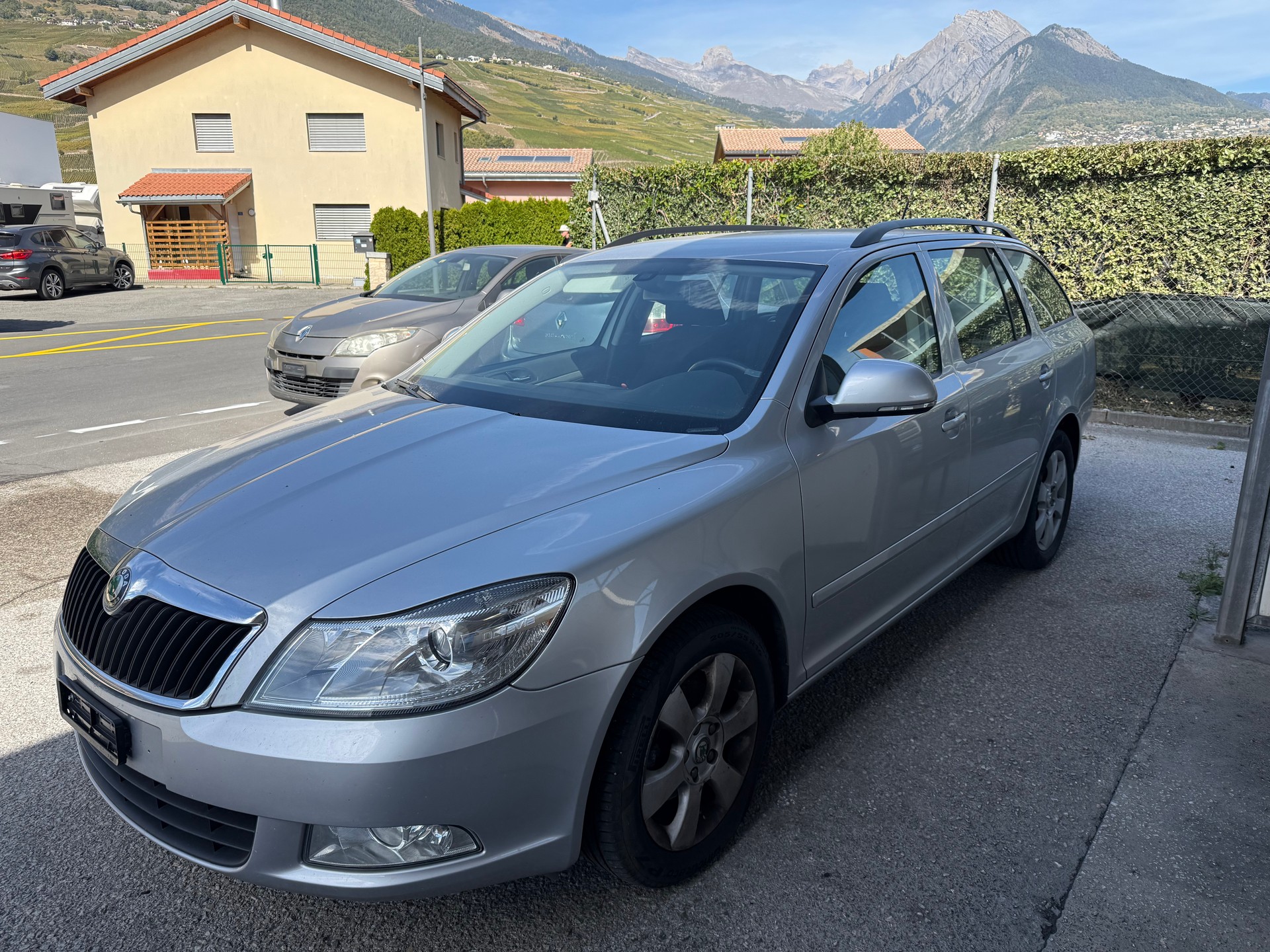 SKODA Octavia Combi 1.4 TSI Ambiente DSG-image-0