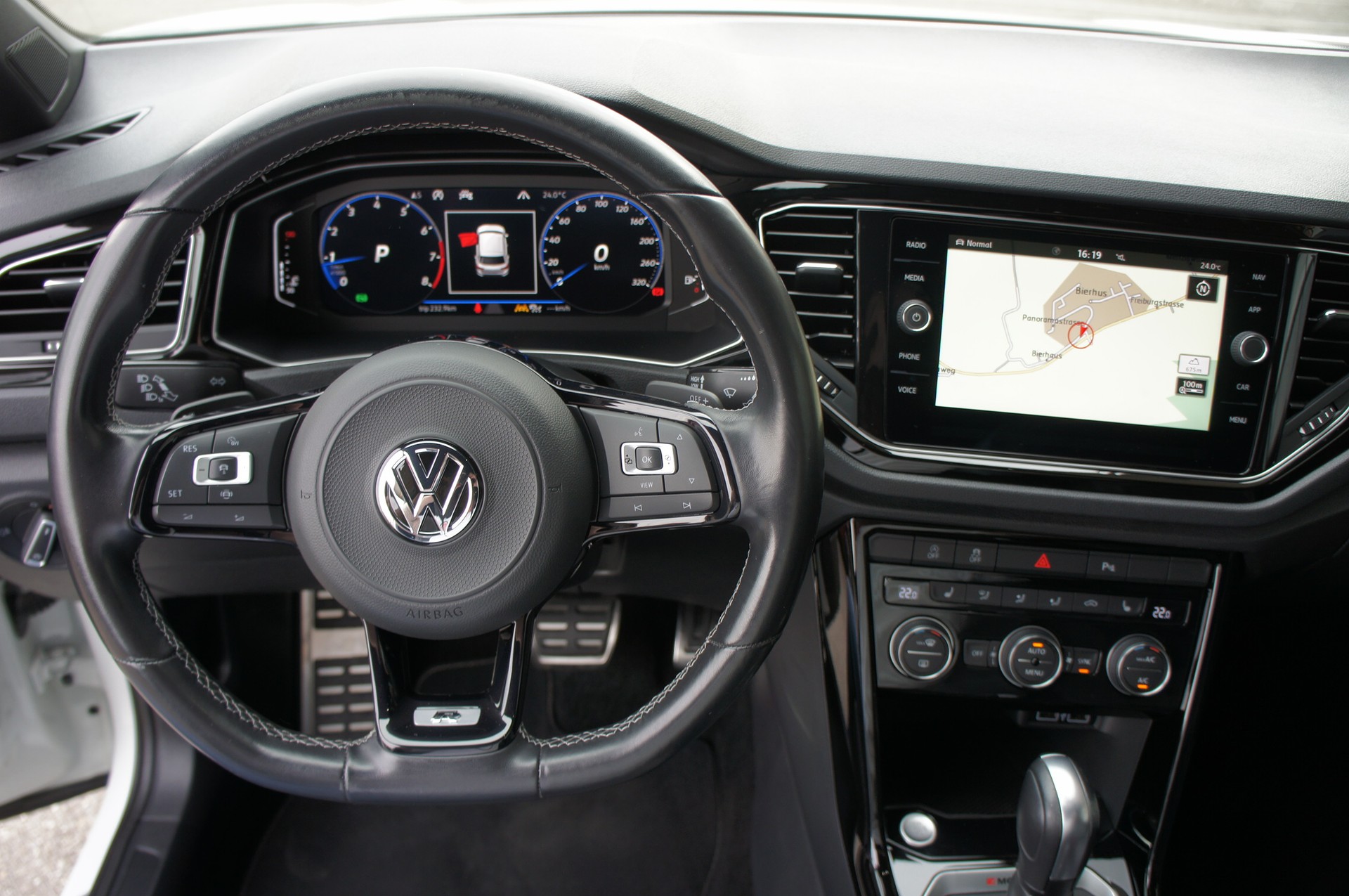 VW T-Roc 2.0 TSI R DSG 4Motion-image-19