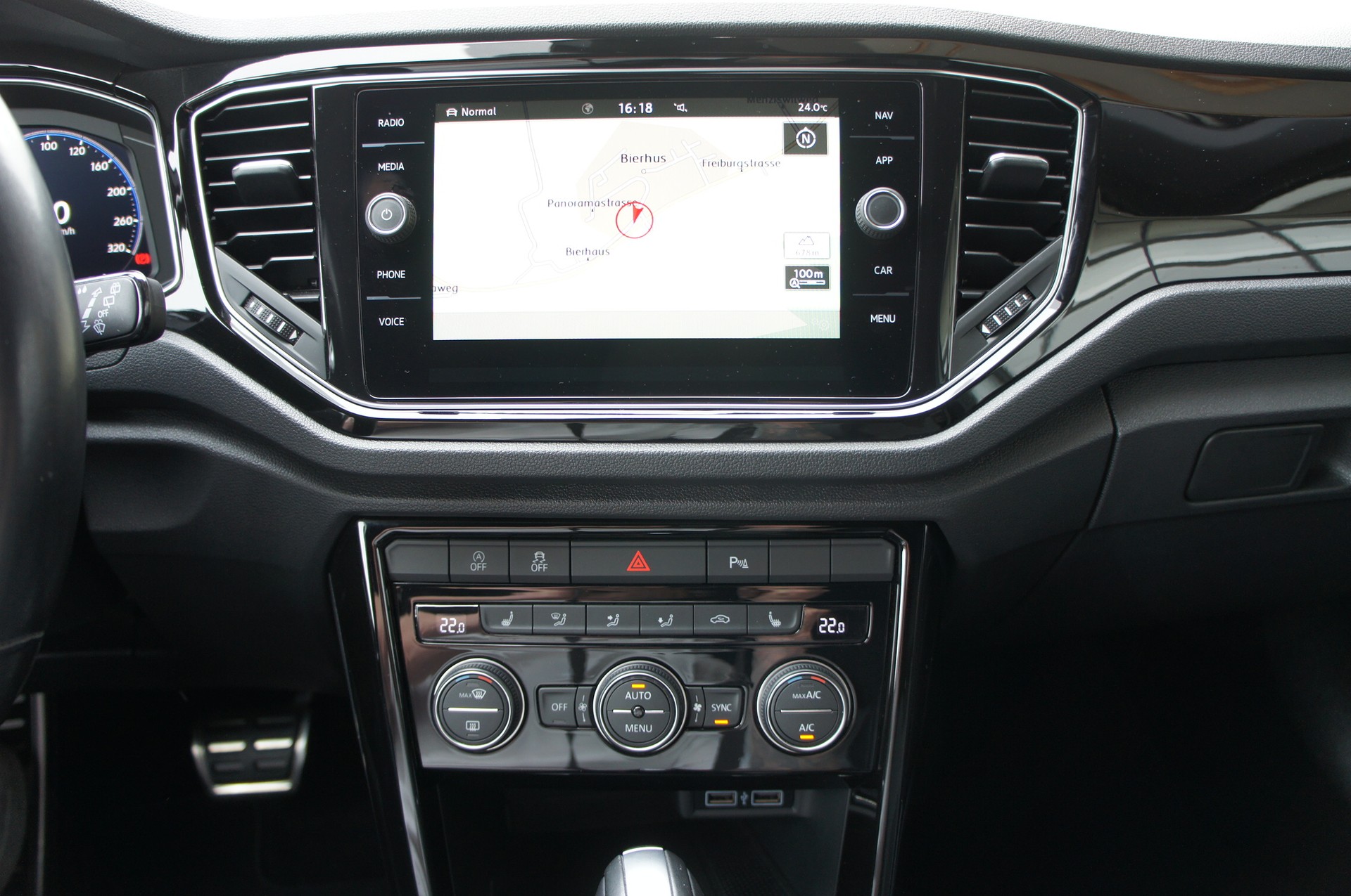 VW T-Roc 2.0 TSI R DSG 4Motion-image-15
