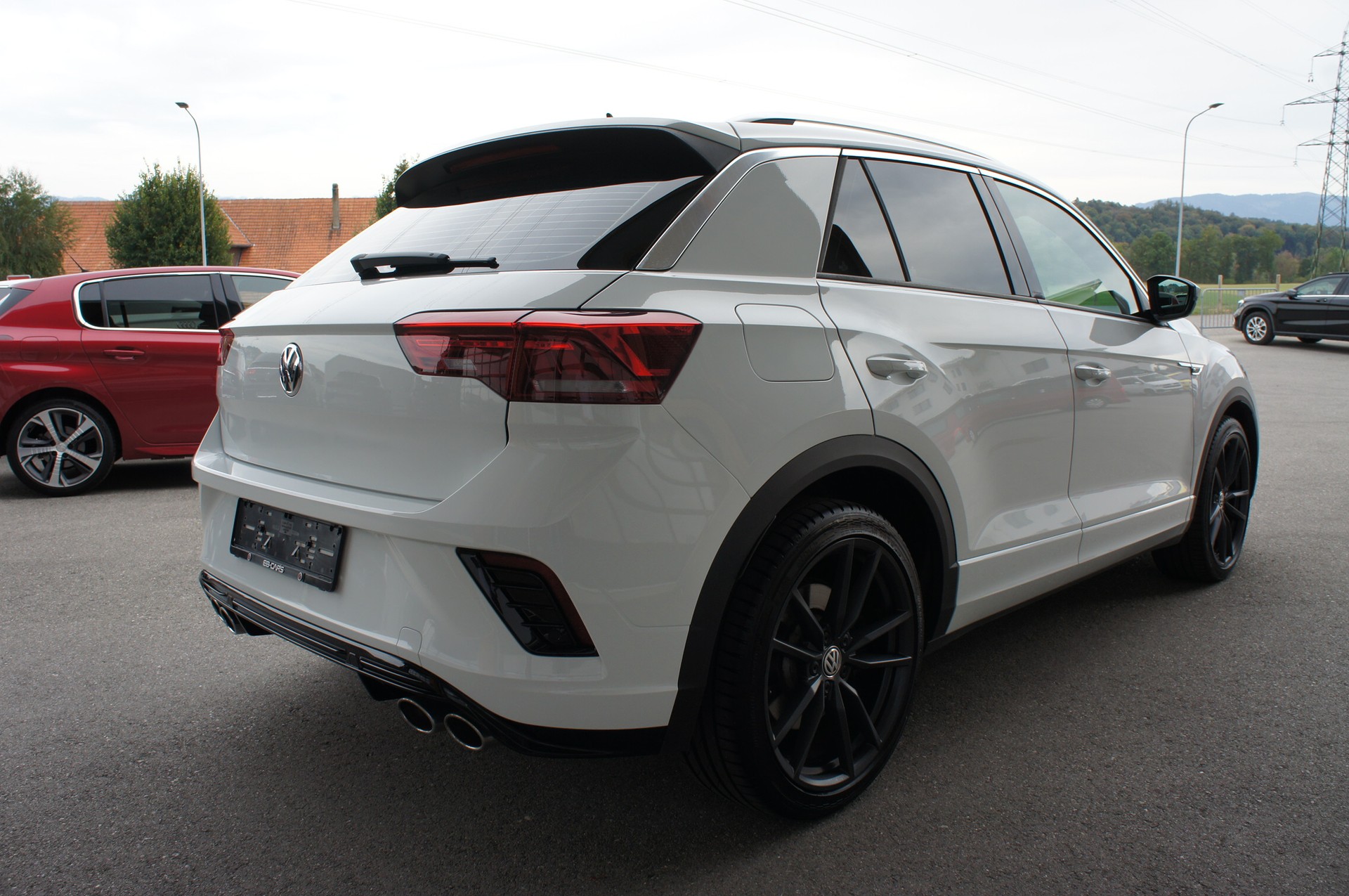 VW T-Roc 2.0 TSI R DSG 4Motion-image-4
