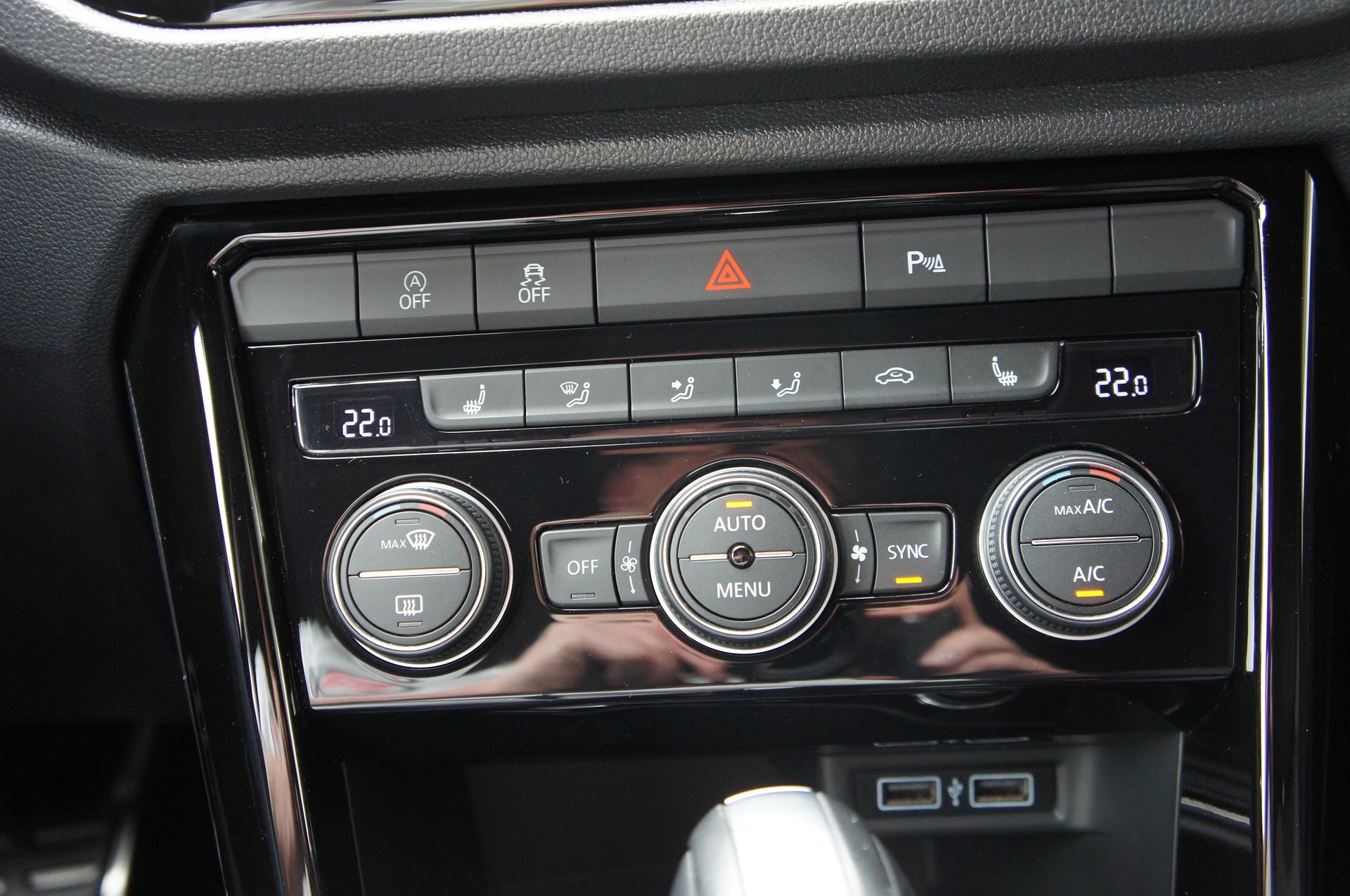 VW T-Roc 2.0 TSI R DSG 4Motion-image-16