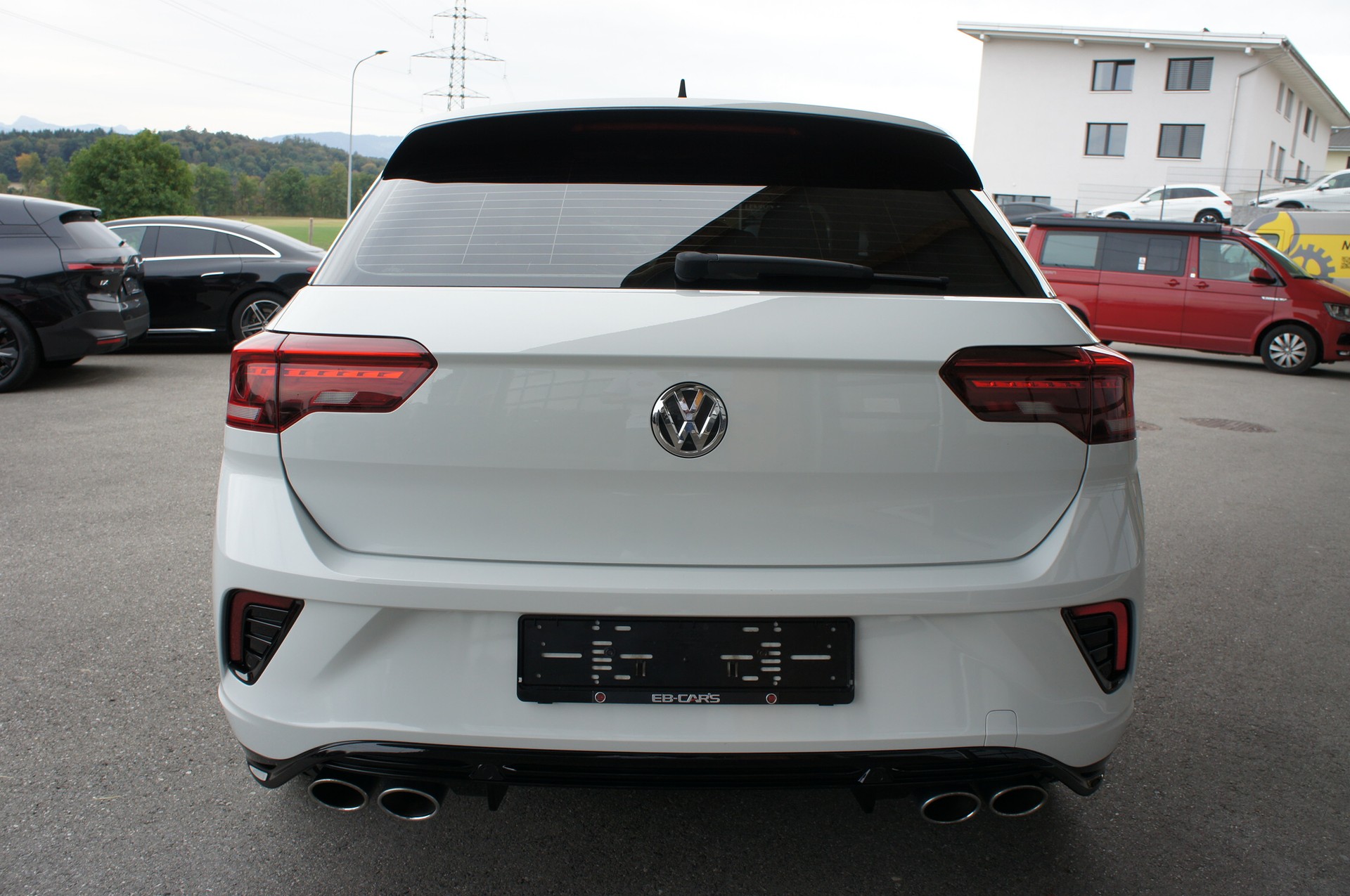 VW T-Roc 2.0 TSI R DSG 4Motion-image-3