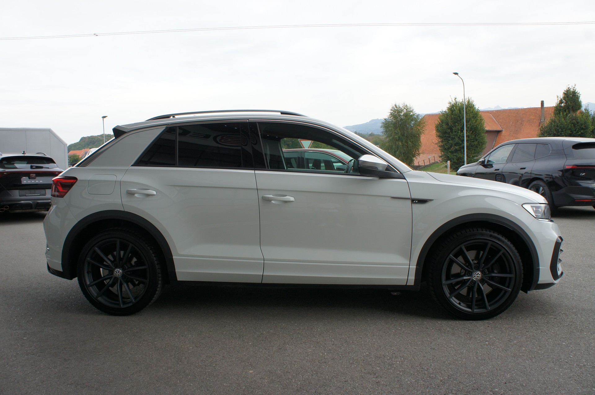 VW T-Roc 2.0 TSI R DSG 4Motion-image-5
