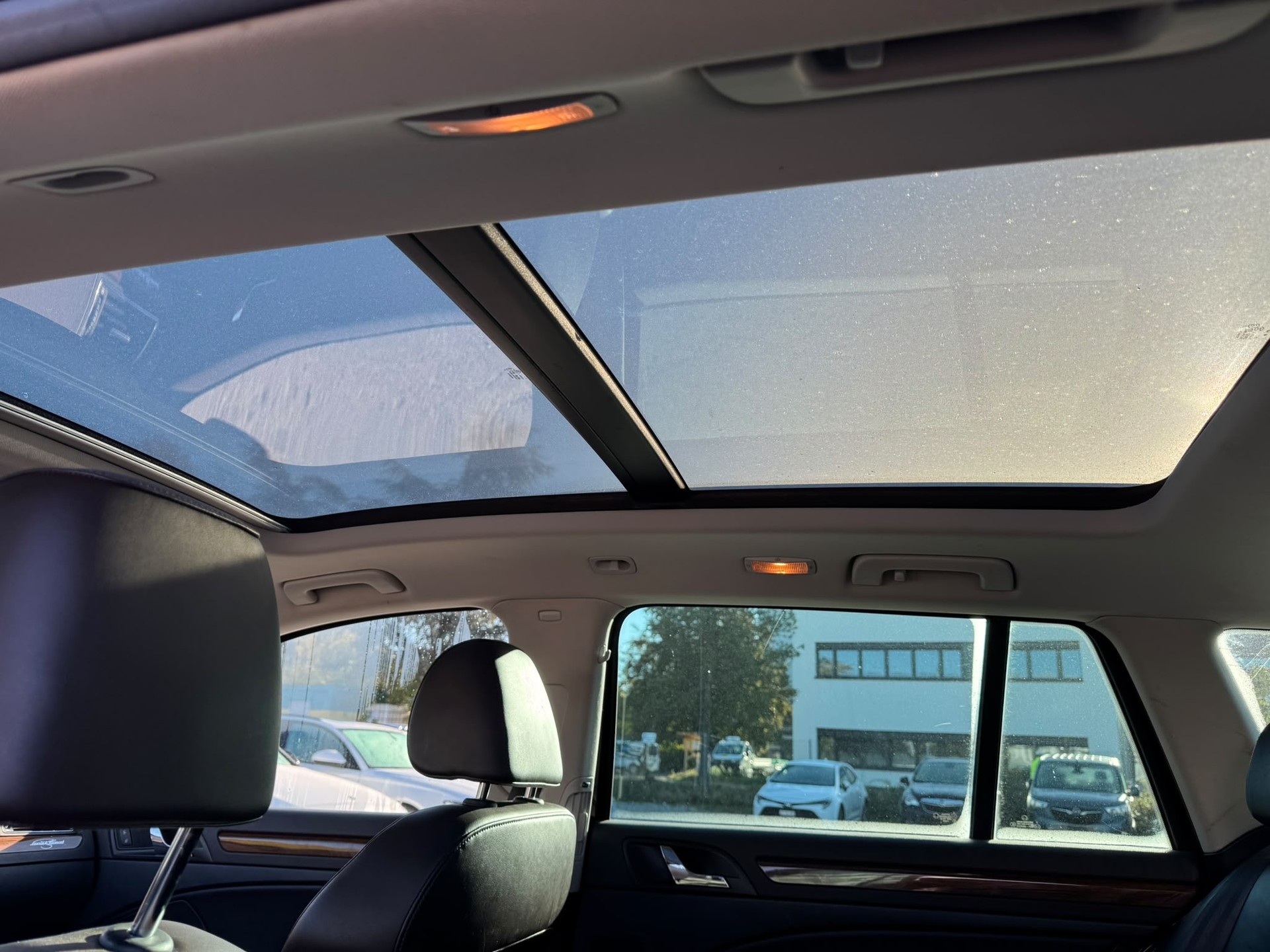 SKODA Superb Combi 2.0 TDi Laurin & Klement 4x4 DSG-image-4