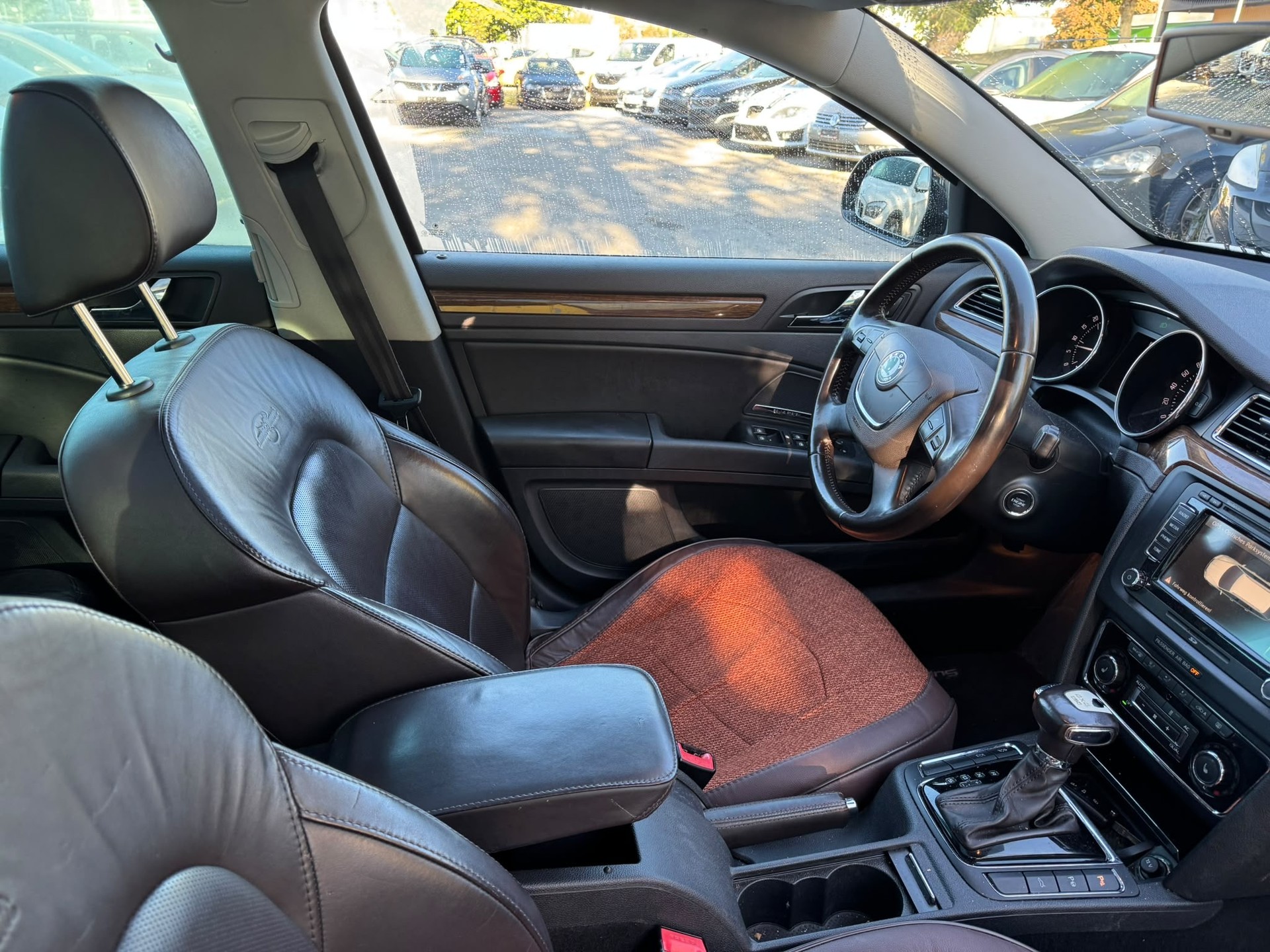 SKODA Superb Combi 2.0 TDi Laurin & Klement 4x4 DSG-image-7