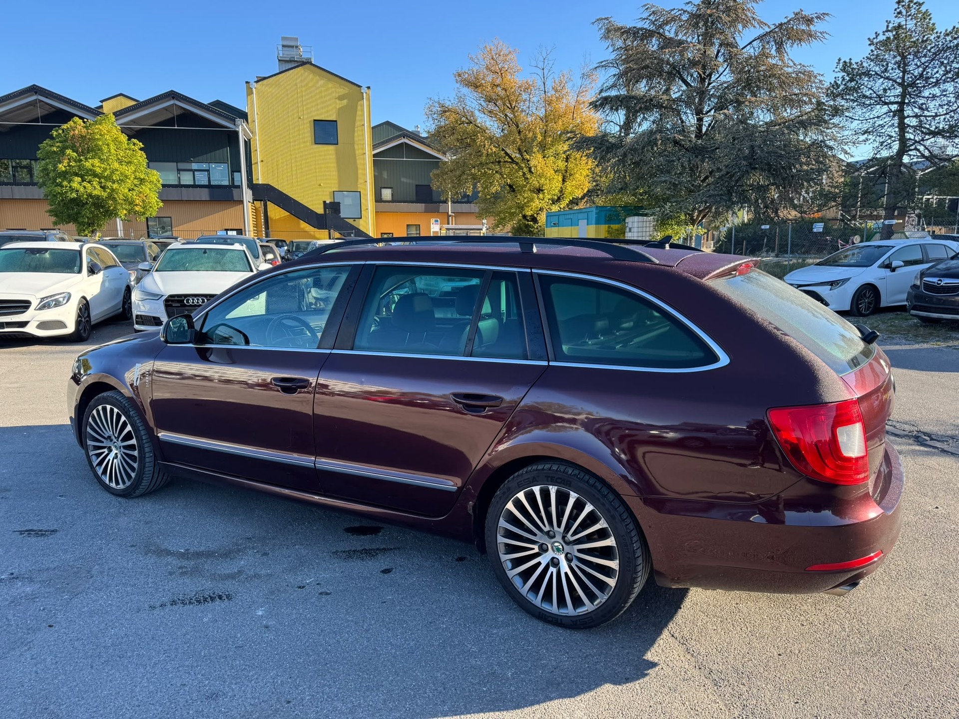SKODA Superb Combi 2.0 TDi Laurin & Klement 4x4 DSG-image-3