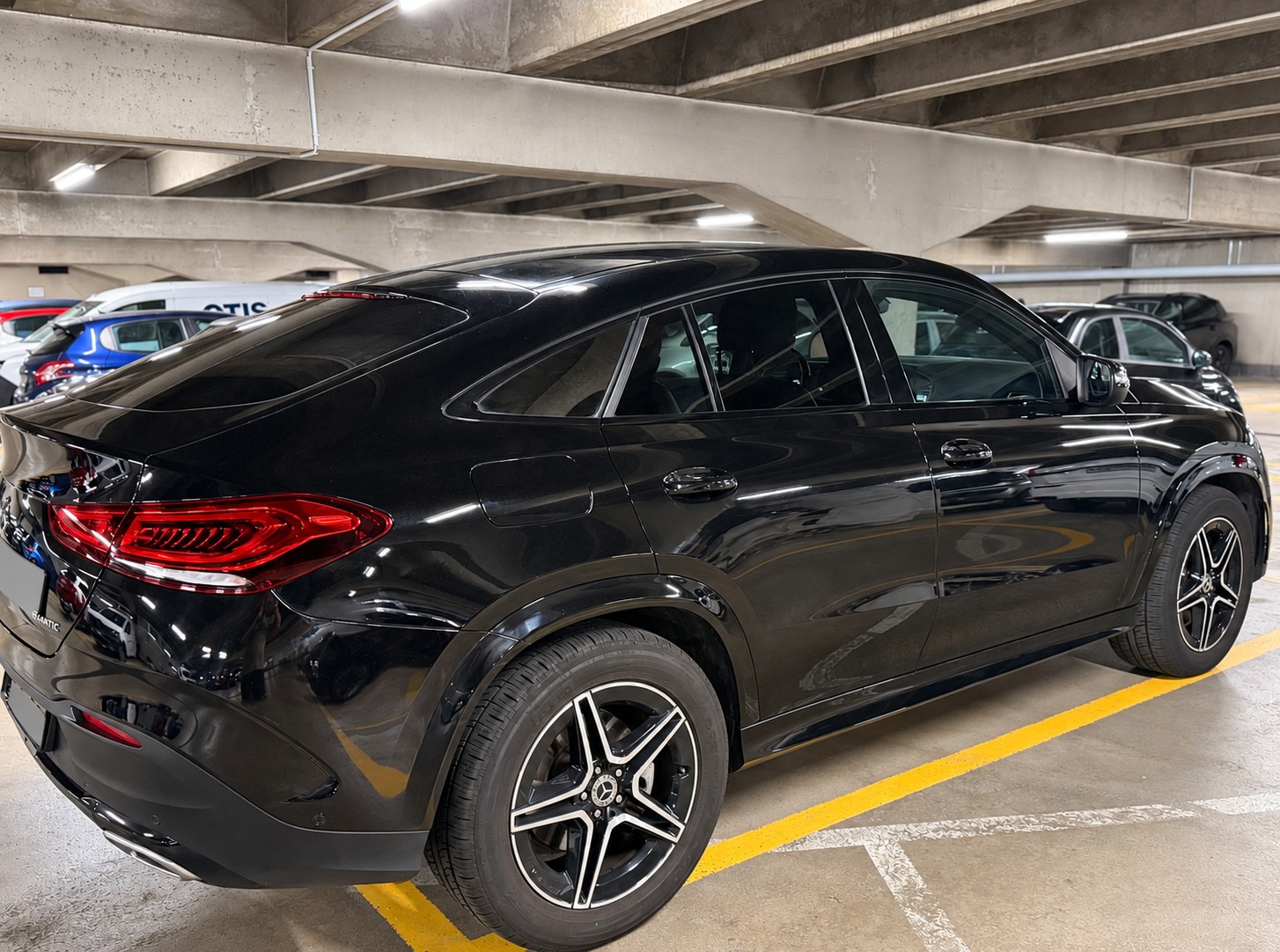 MERCEDES-BENZ GLE 300 d 4matic-image-1