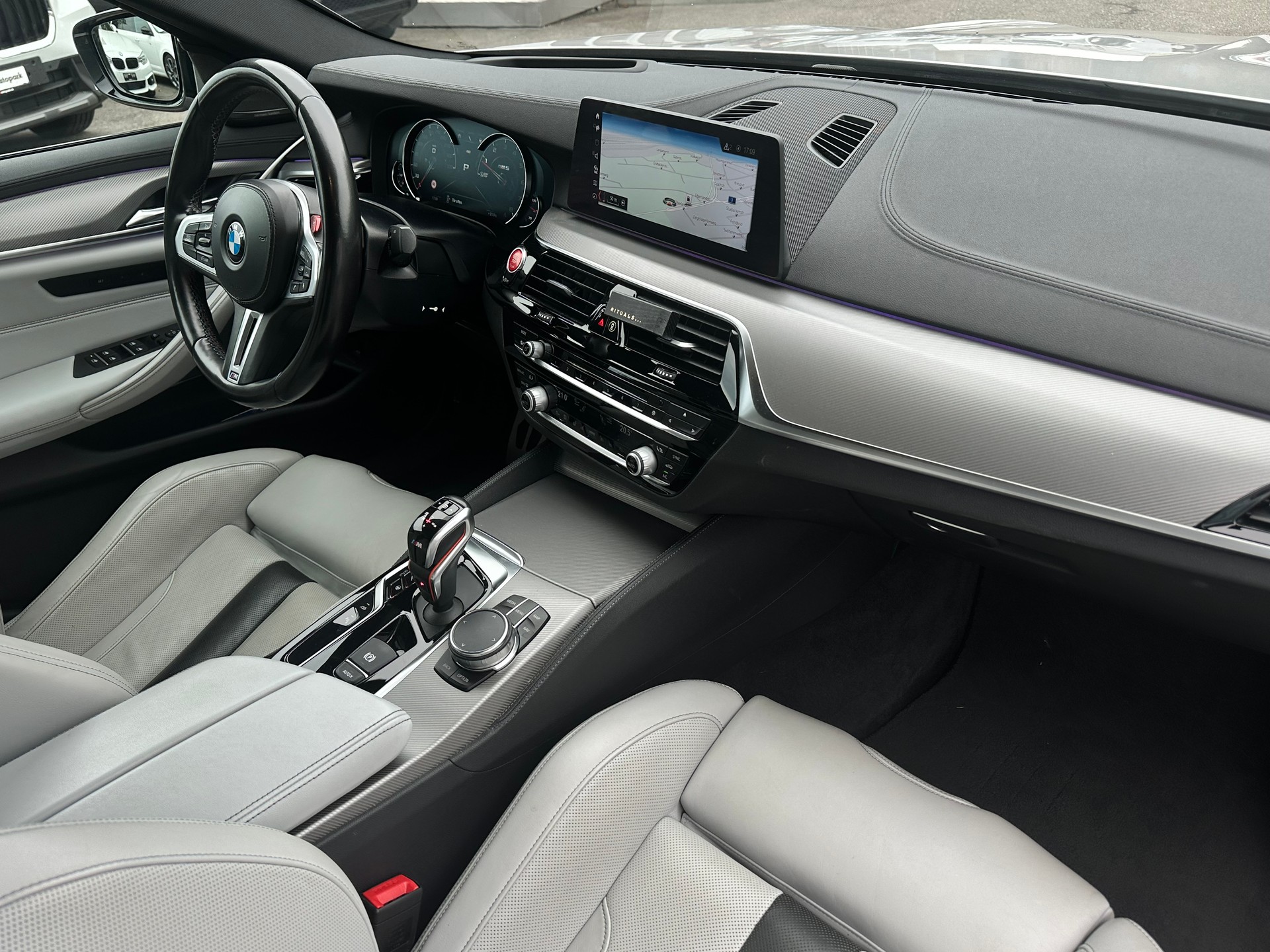 BMW M5 xDrive Drivelogic * CH-Fahrzeug * ohne OPF * Servicegepfelgt *-image-23