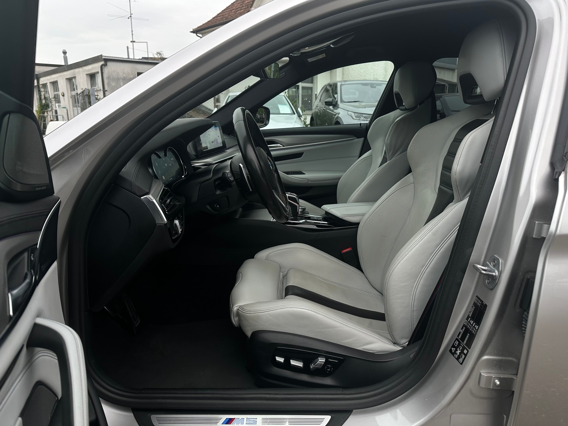 BMW M5 xDrive Drivelogic * CH-Fahrzeug * ohne OPF * Servicegepfelgt *-image-8