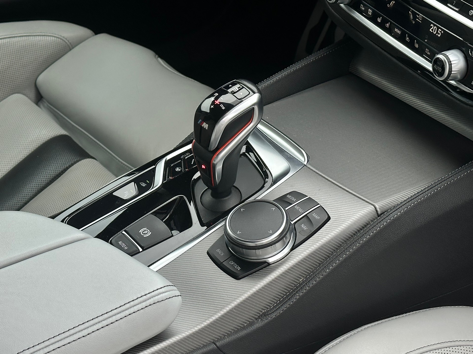 BMW M5 xDrive Drivelogic * CH-Fahrzeug * ohne OPF * Servicegepfelgt *-image-25