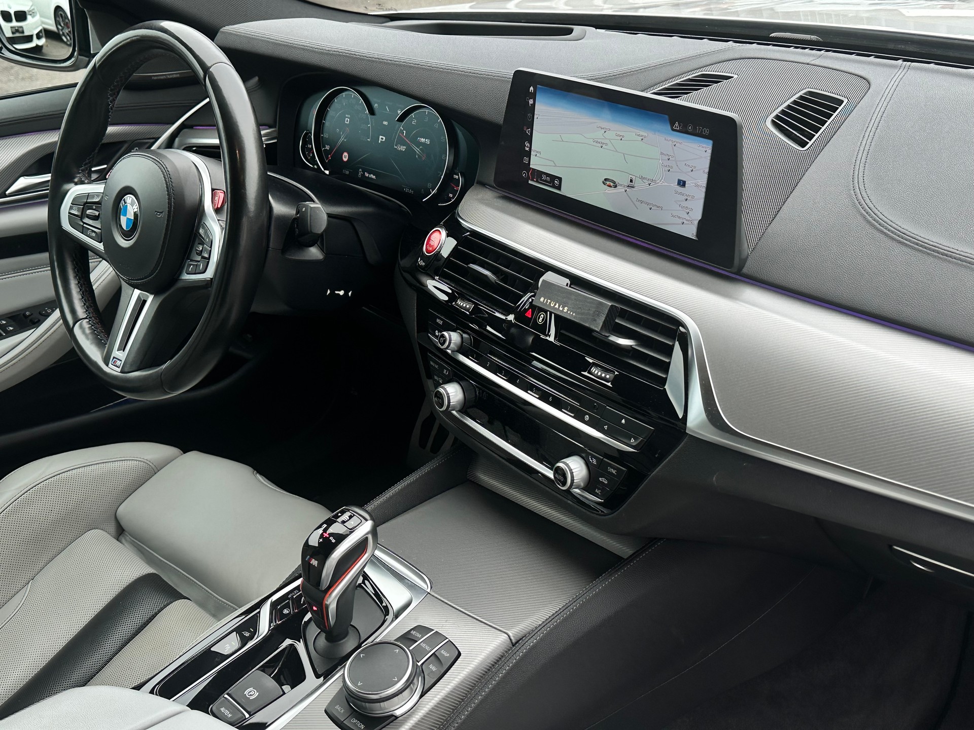 BMW M5 xDrive Drivelogic * CH-Fahrzeug * ohne OPF * Servicegepfelgt *-image-24