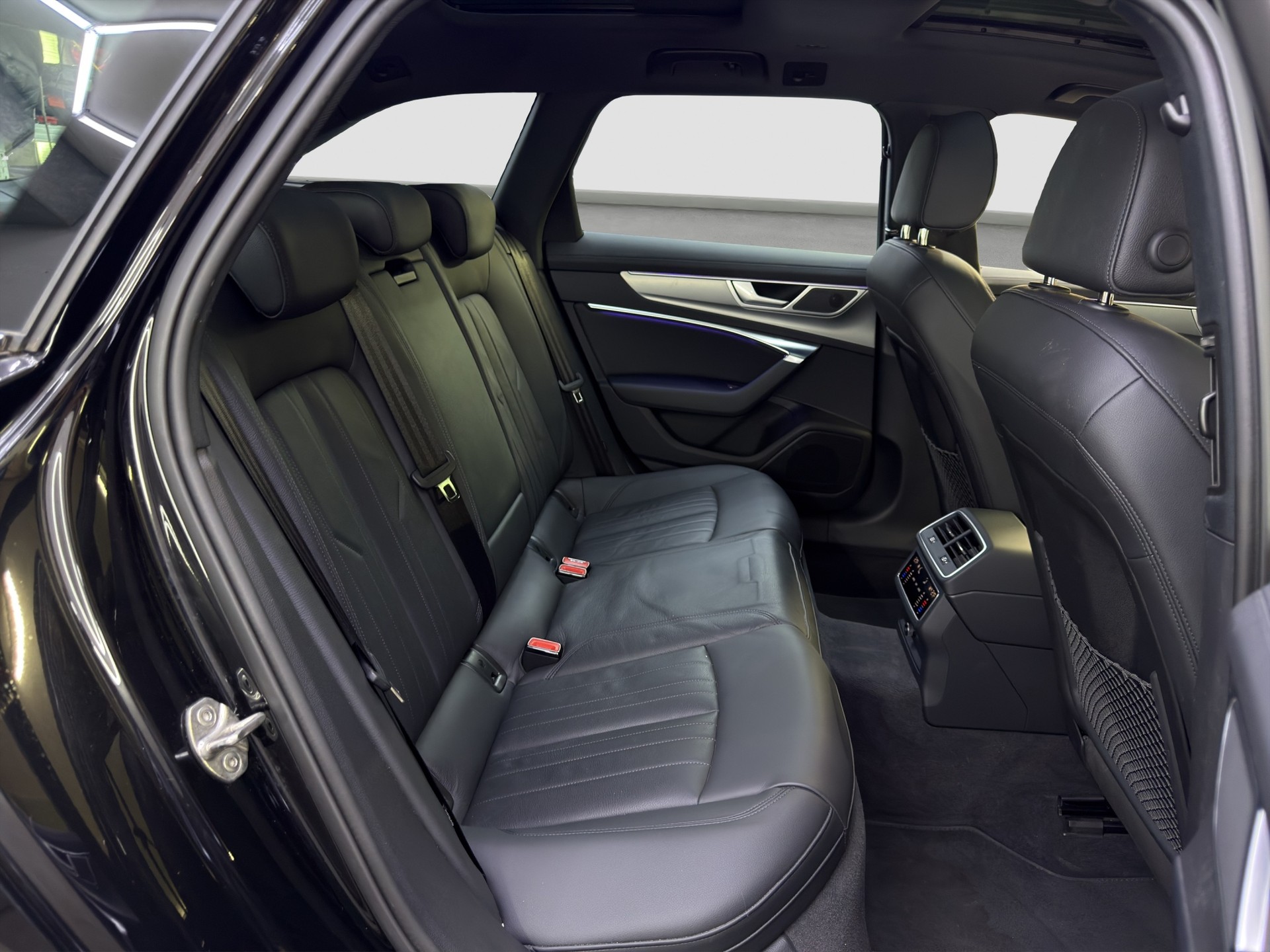 AUDI A6 Avant 55 TFSI S line quattro S-tronic-image-27