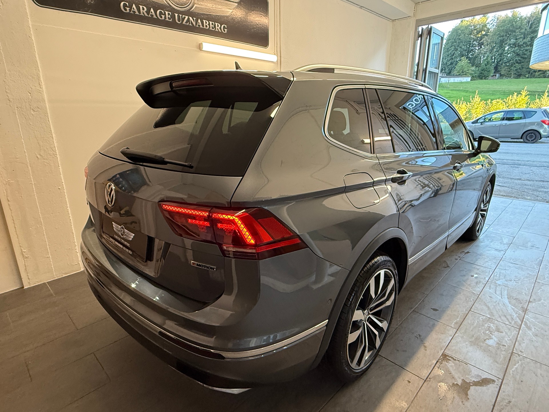 VW Tiguan Allspace 2.0 TDI SCR R-Line 4Motion DSG Ab 420.- pro Monat-image-4