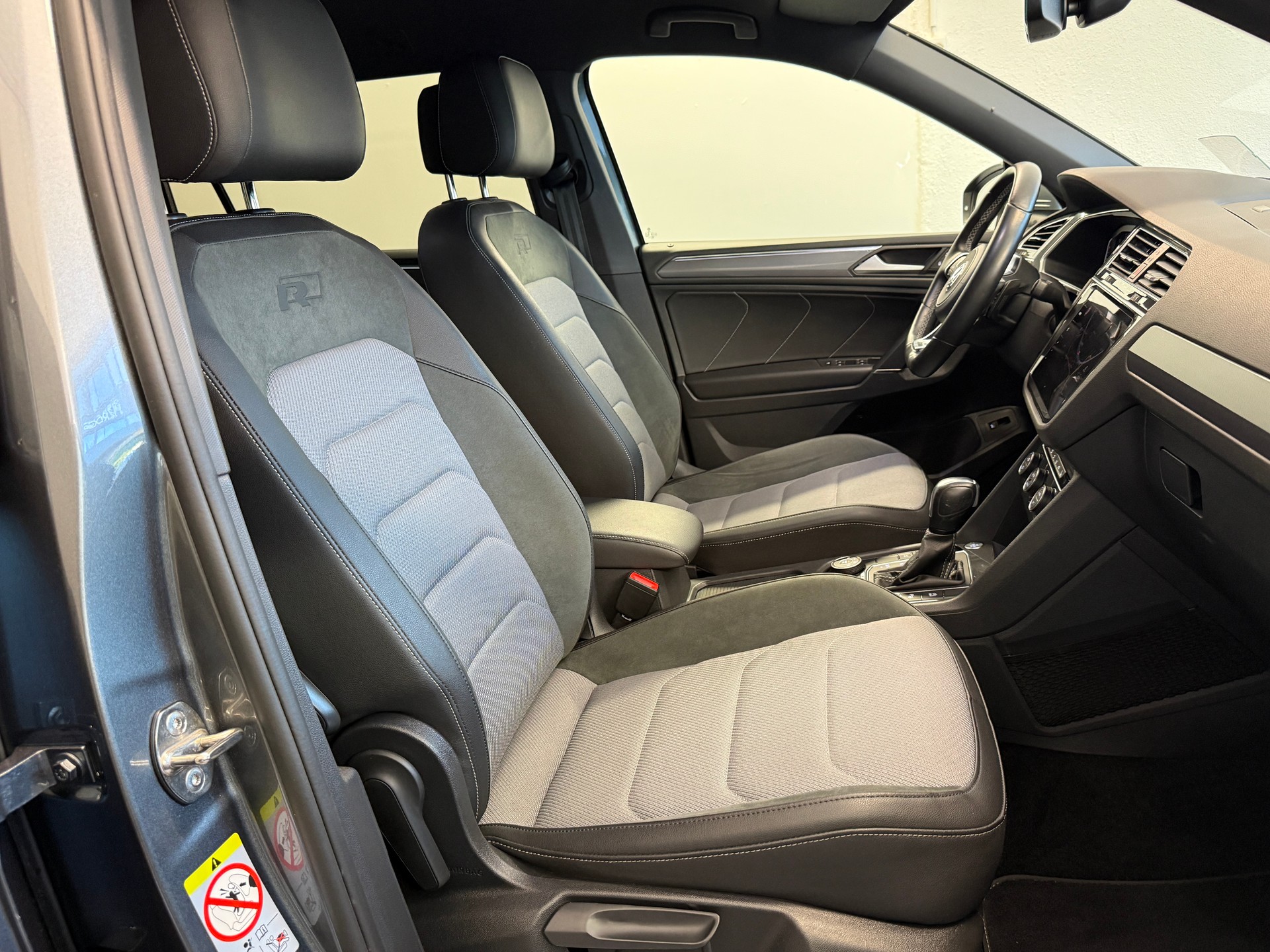 VW Tiguan Allspace 2.0 TDI SCR R-Line 4Motion DSG Ab 420.- pro Monat-image-13