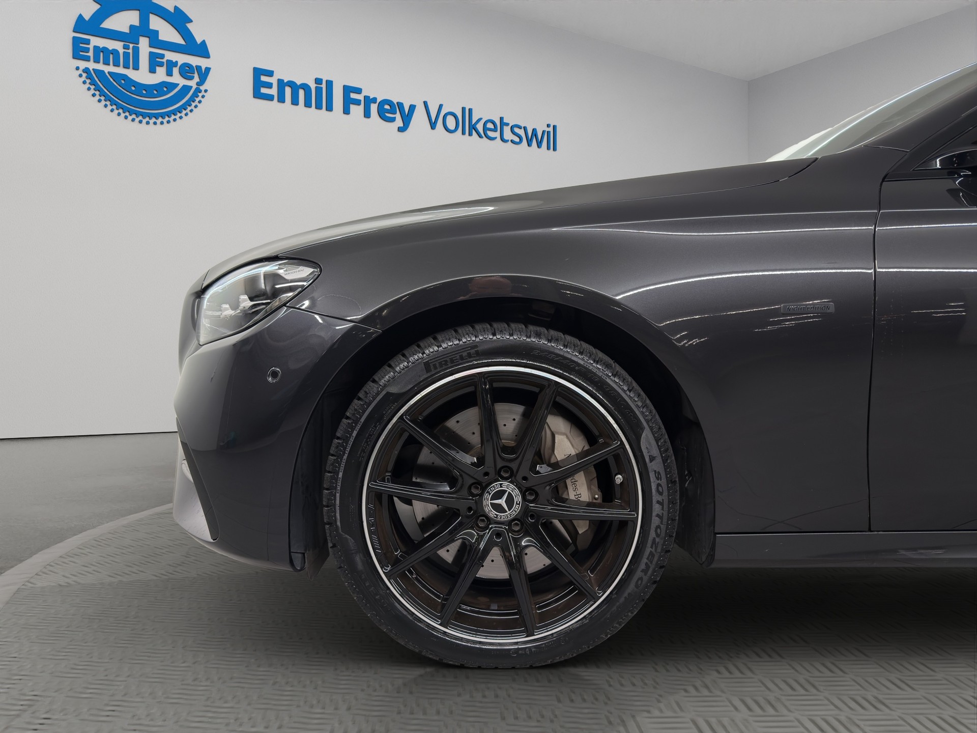 MERCEDES-BENZ E-Klasse E 400 d AMG Line 4matic-image-3