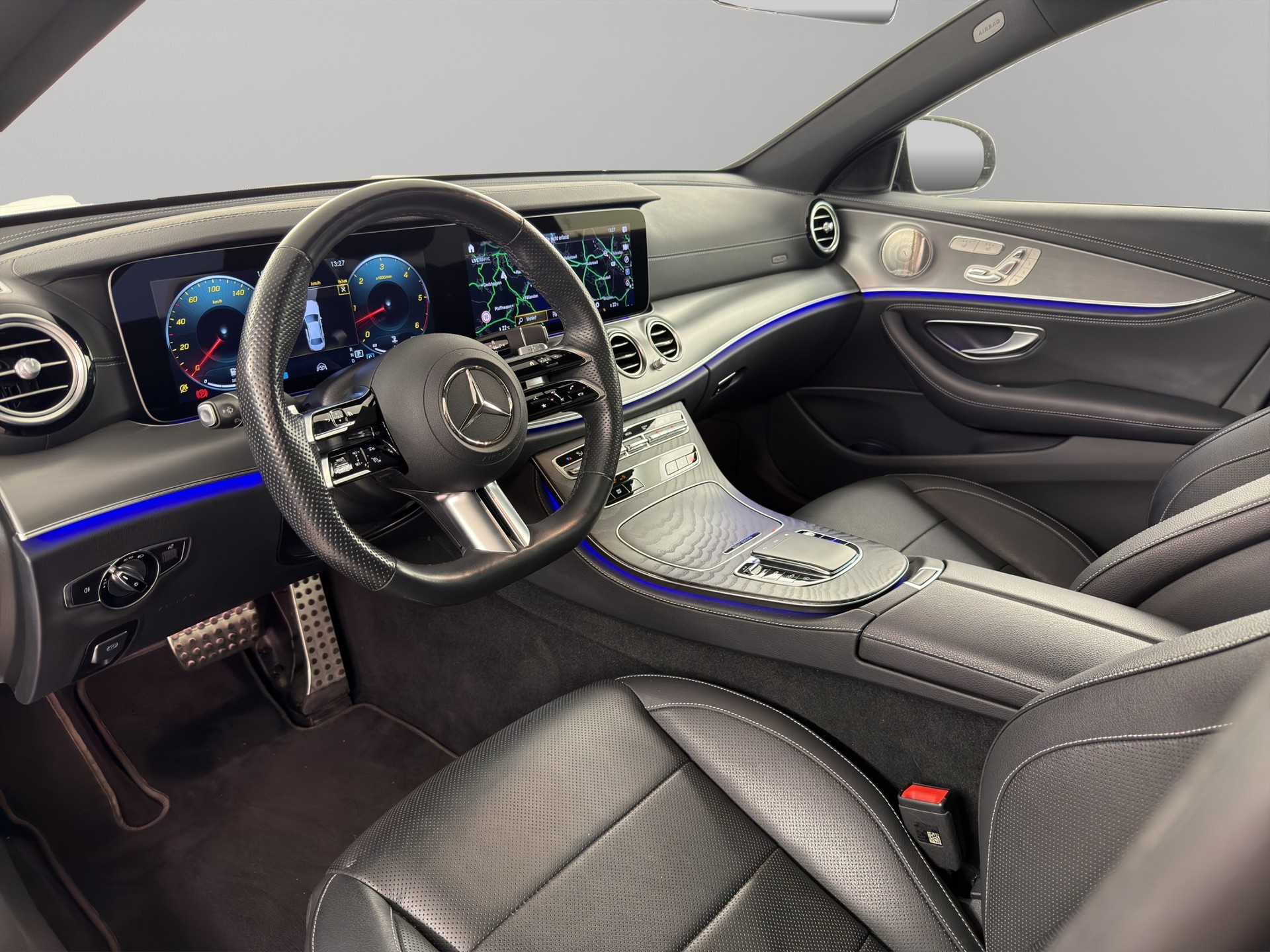 MERCEDES-BENZ E-Klasse E 400 d AMG Line 4matic-image-10