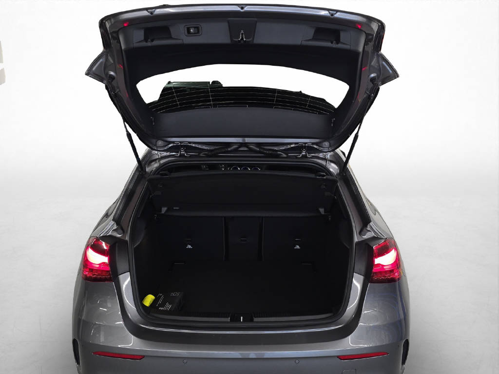 MERCEDES-BENZ A 200 AMG Line Night Star-image-8