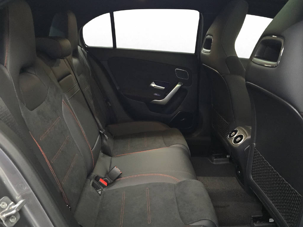 MERCEDES-BENZ A 200 AMG Line Night Star-image-12