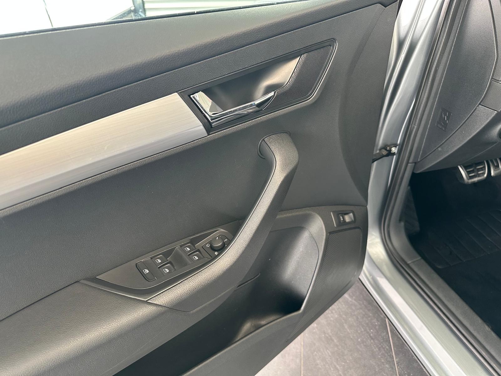 SKODA Karoq 1.6 TDI Smile DSG-image-23