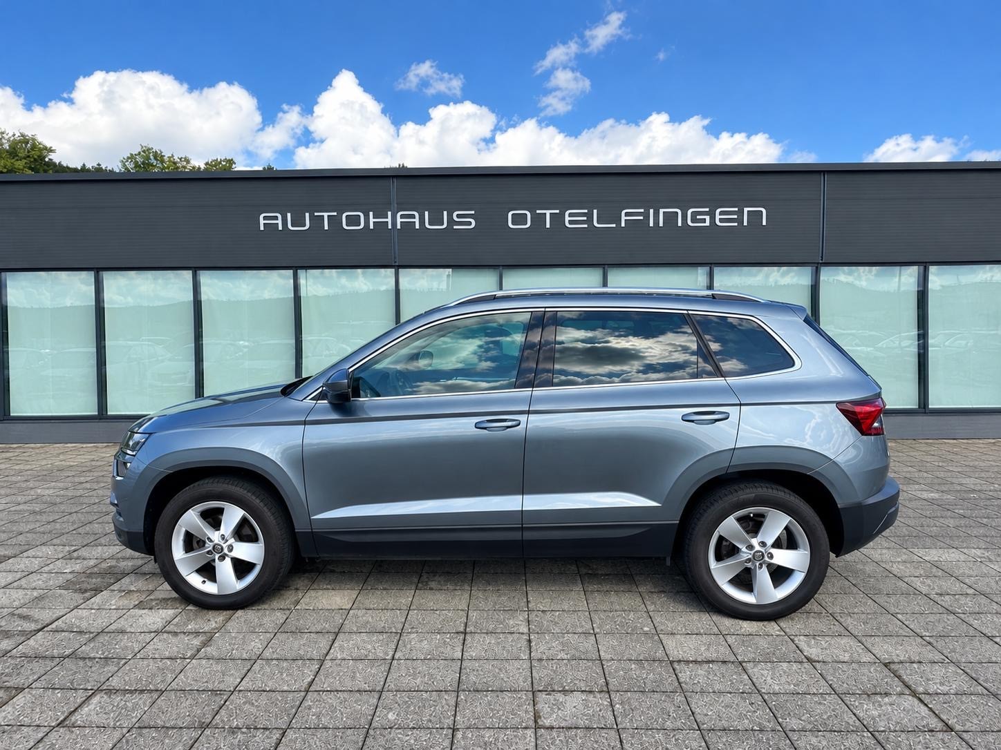 SKODA Karoq 1.6 TDI Smile DSG-image-0
