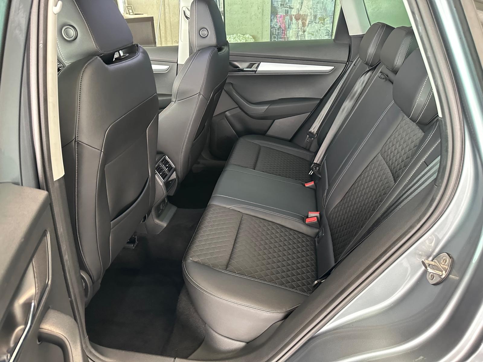 SKODA Karoq 1.6 TDI Smile DSG-image-19