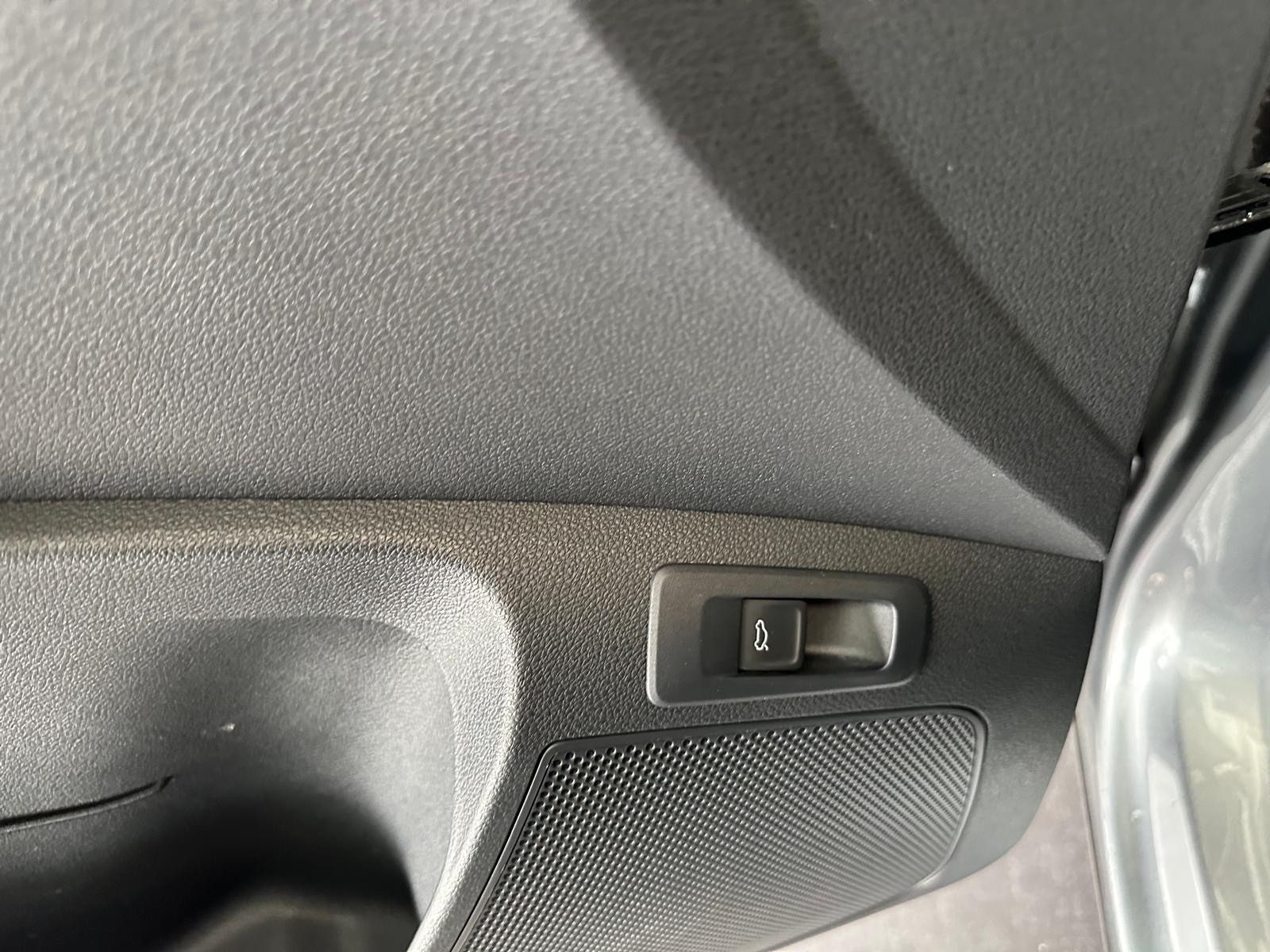 SKODA Karoq 1.6 TDI Smile DSG-image-17