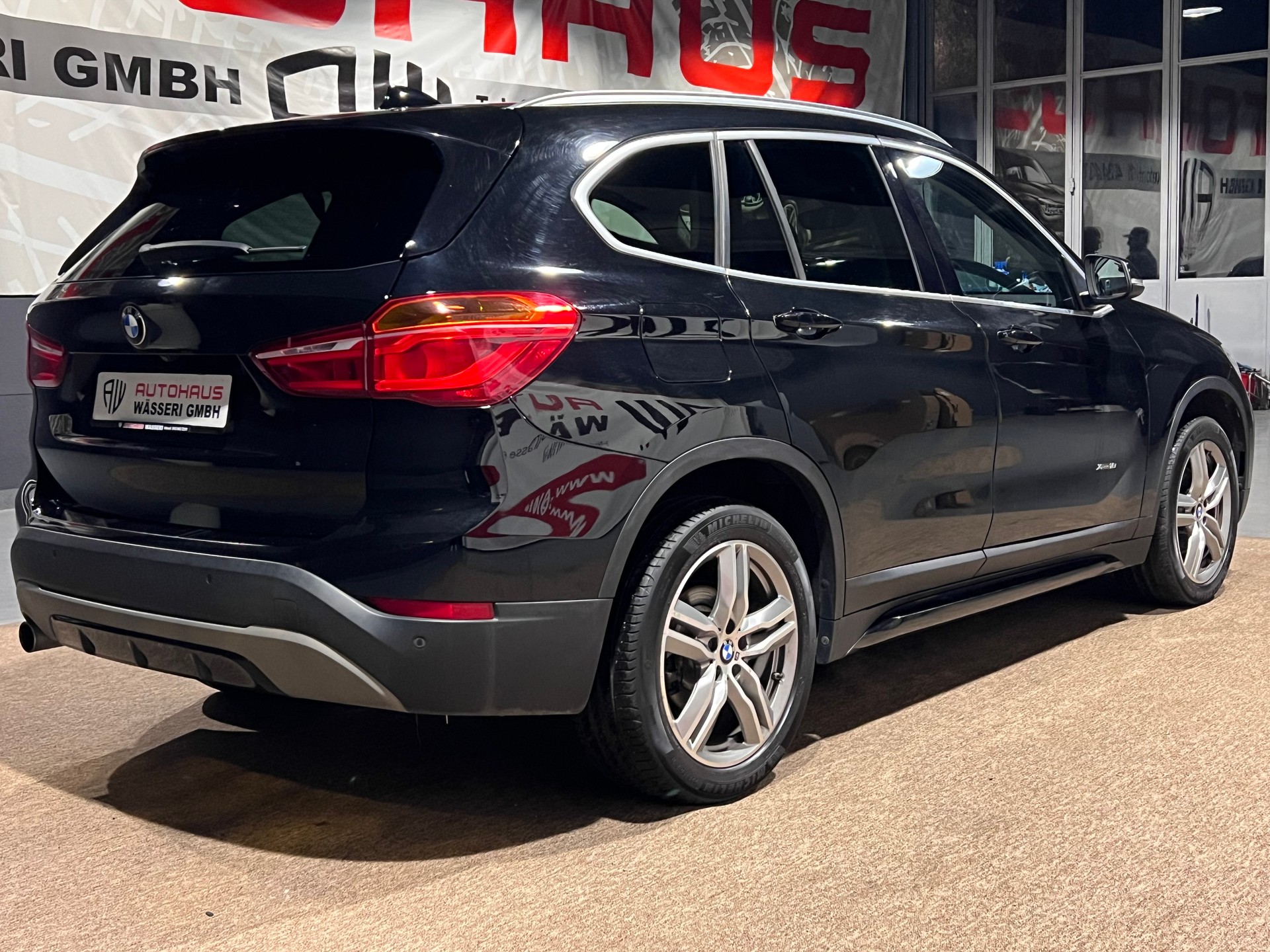BMW X1 xDrive 18d Sport Line Steptronic-showroom-element-2