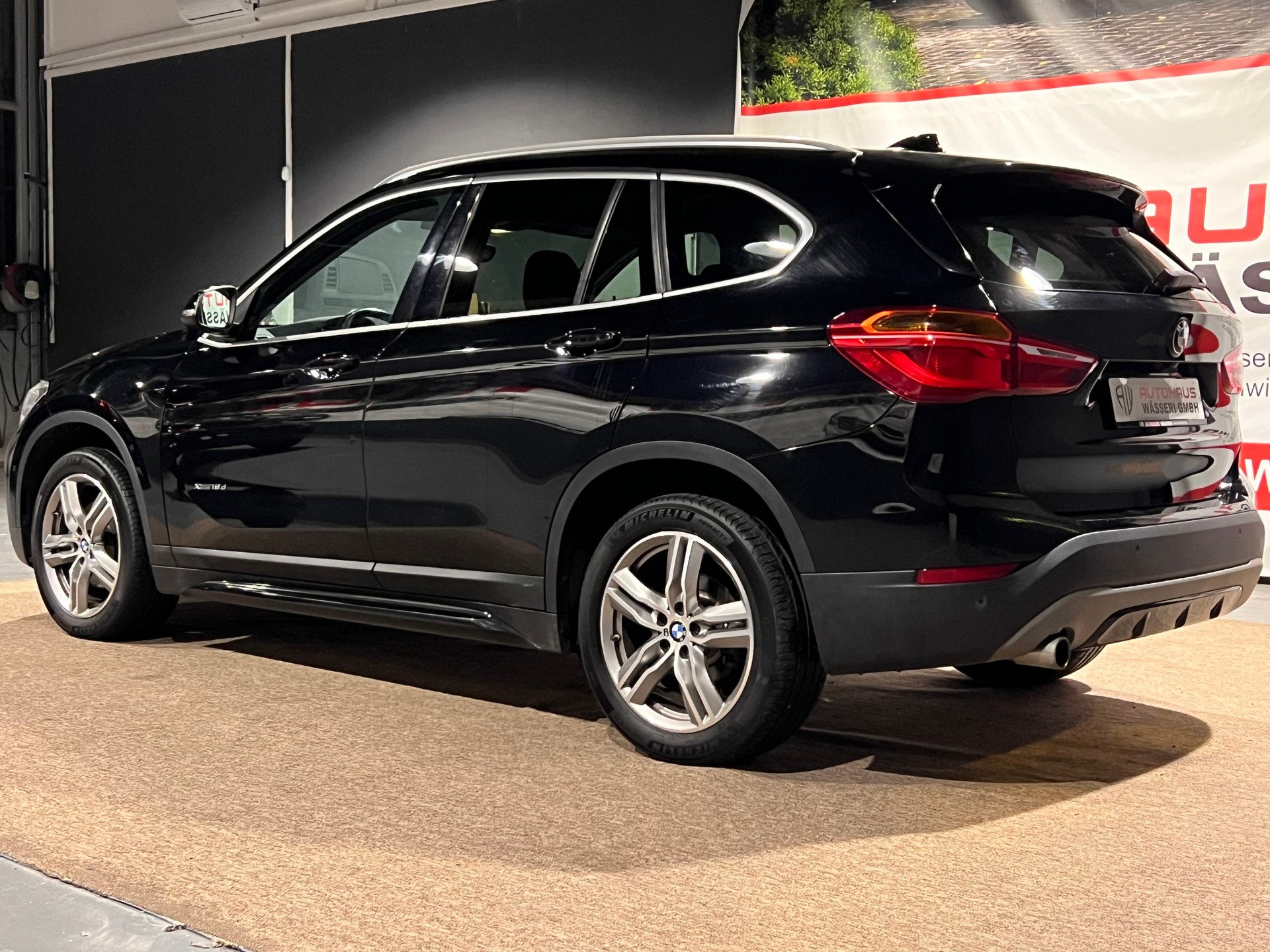 BMW X1 xDrive 18d Sport Line Steptronic-image-5