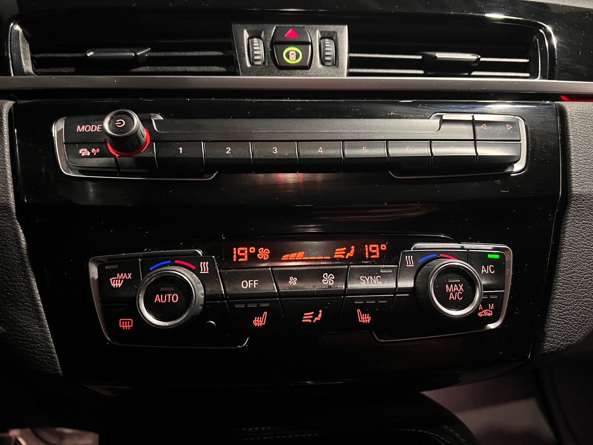 BMW X1 xDrive 18d Sport Line Steptronic-image-16
