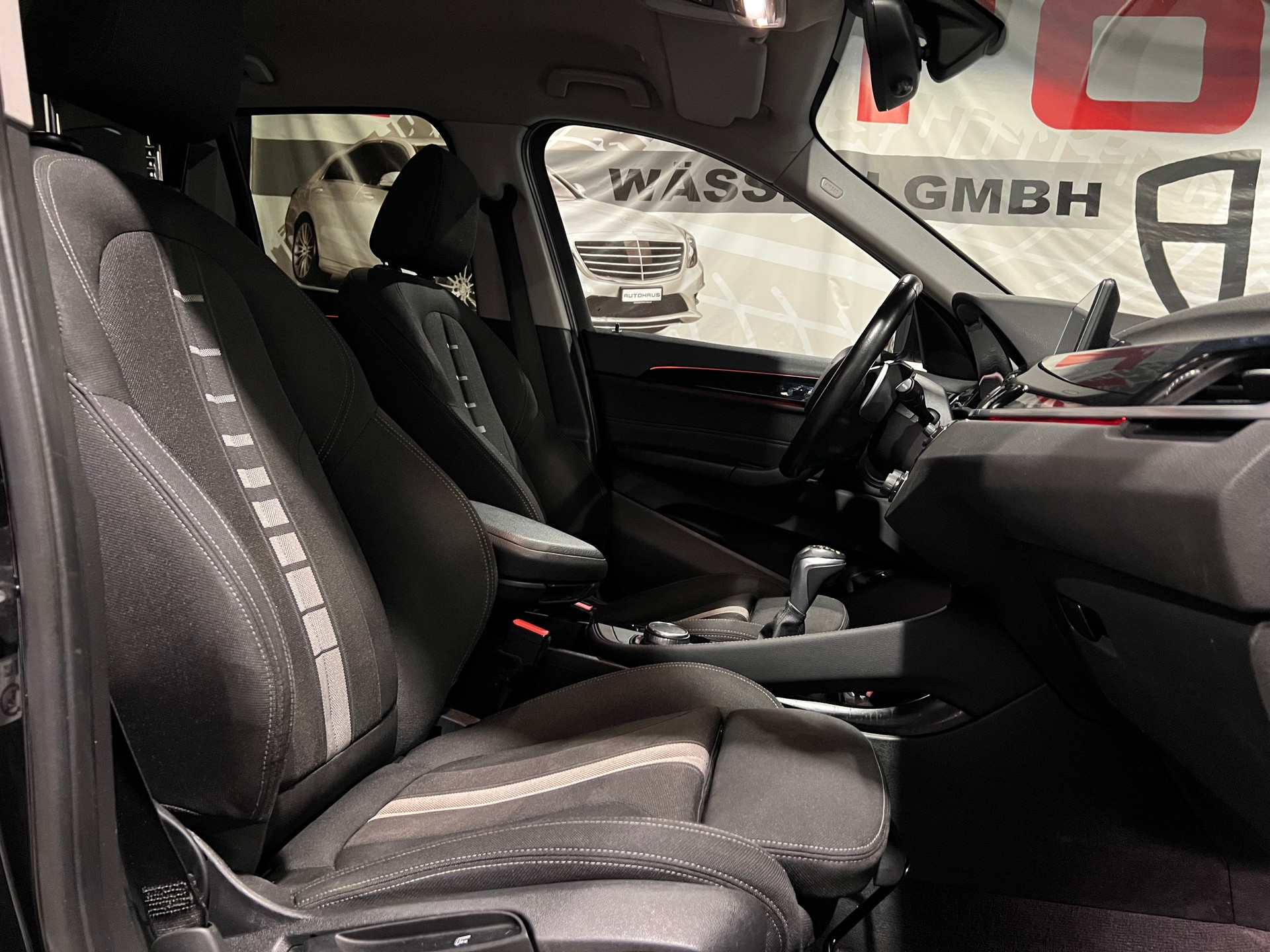 BMW X1 xDrive 18d Sport Line Steptronic-image-13