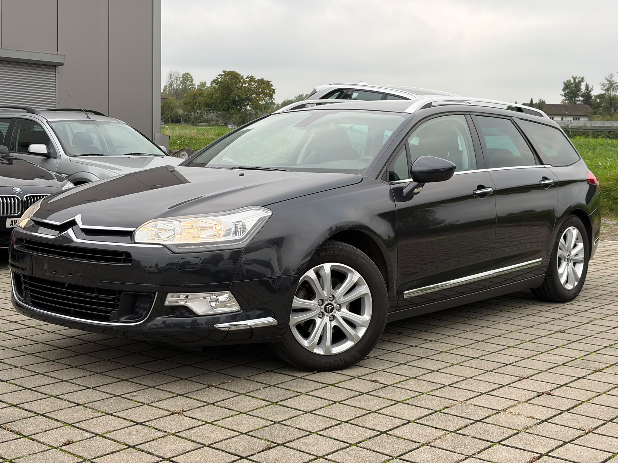 Car photo