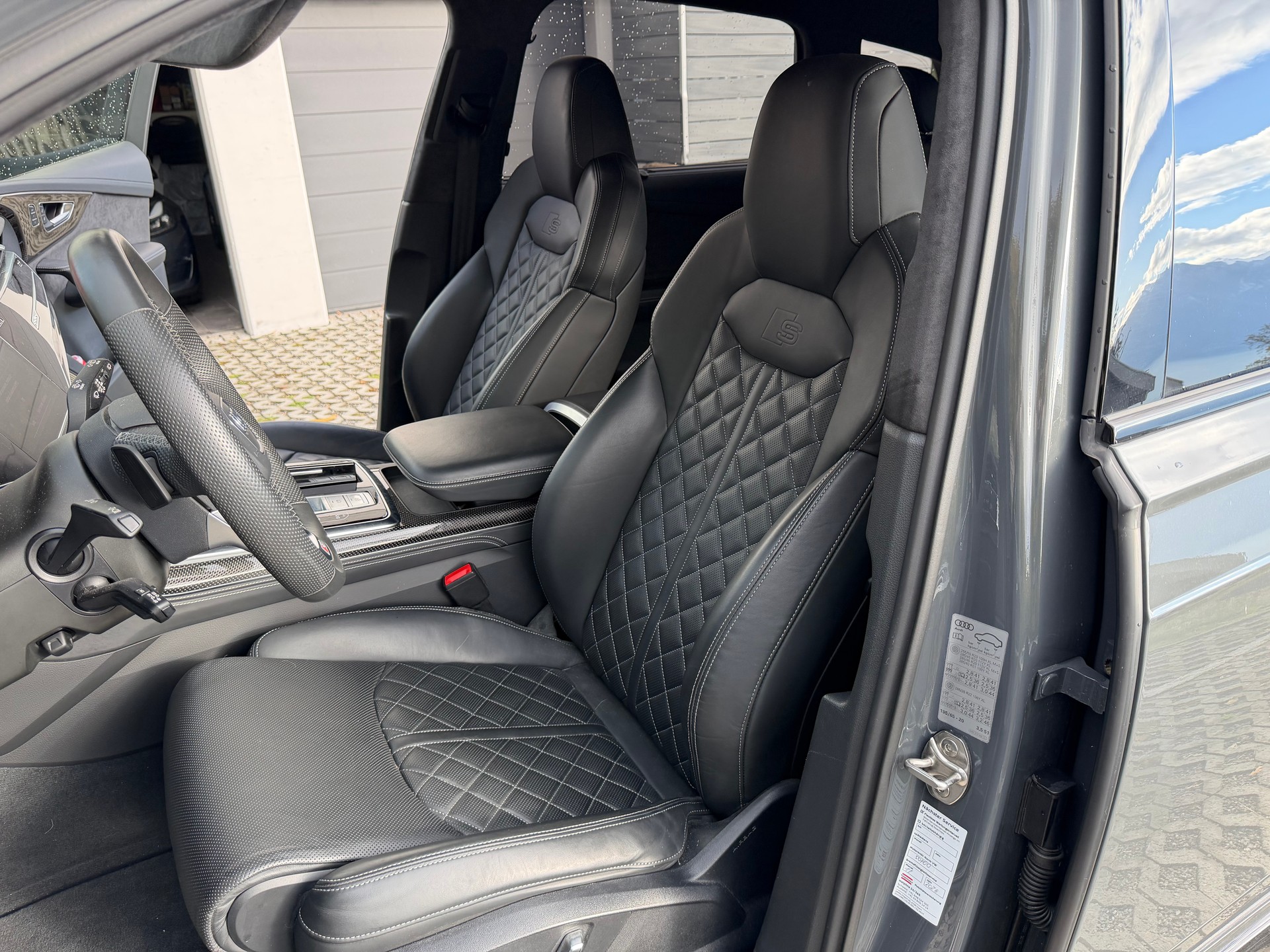 AUDI 4.0 V8 TDI quattro T-Tronic-image-2