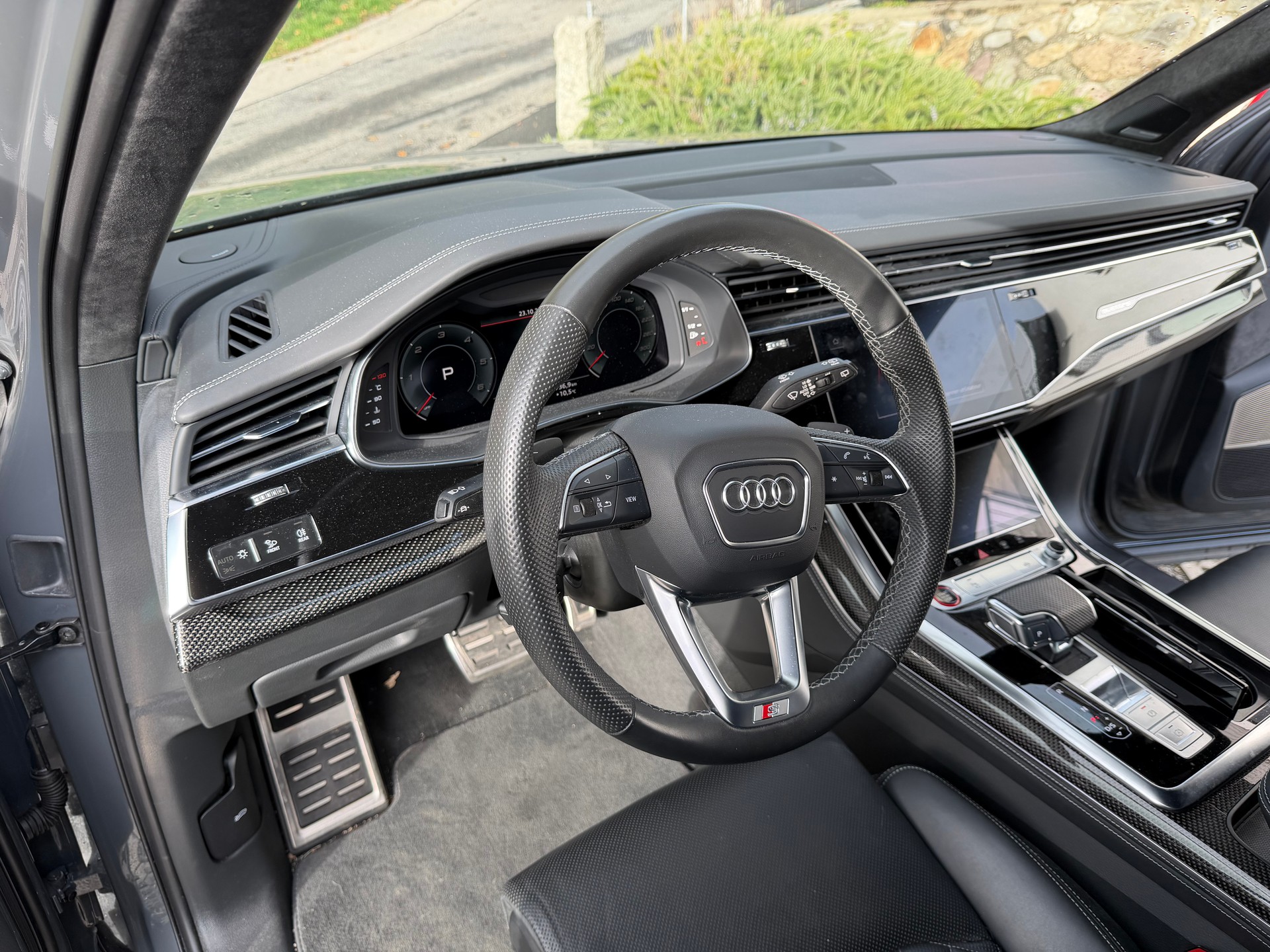 AUDI 4.0 V8 TDI quattro T-Tronic-image-4