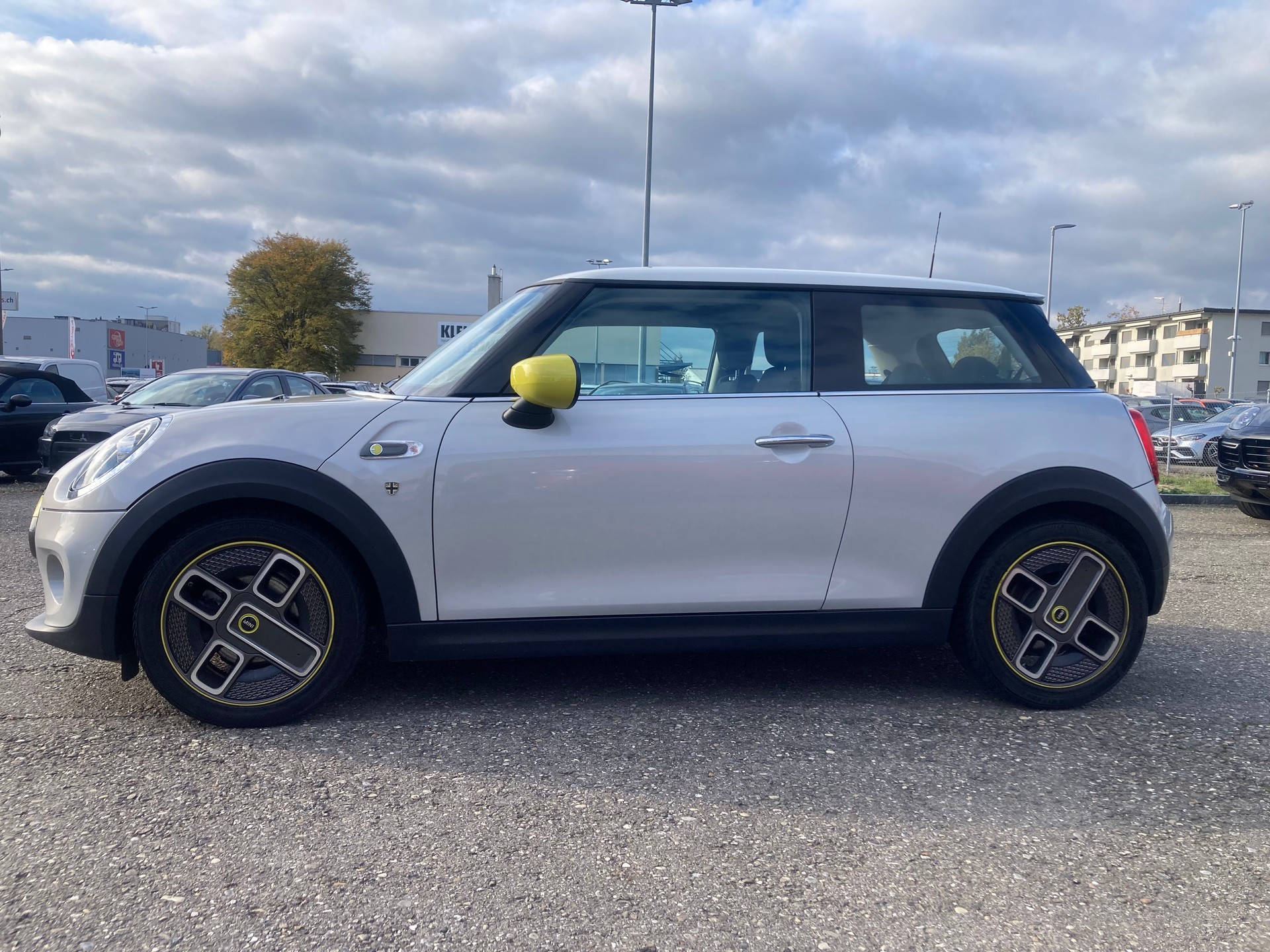 MINI Cooper SE-image-1
