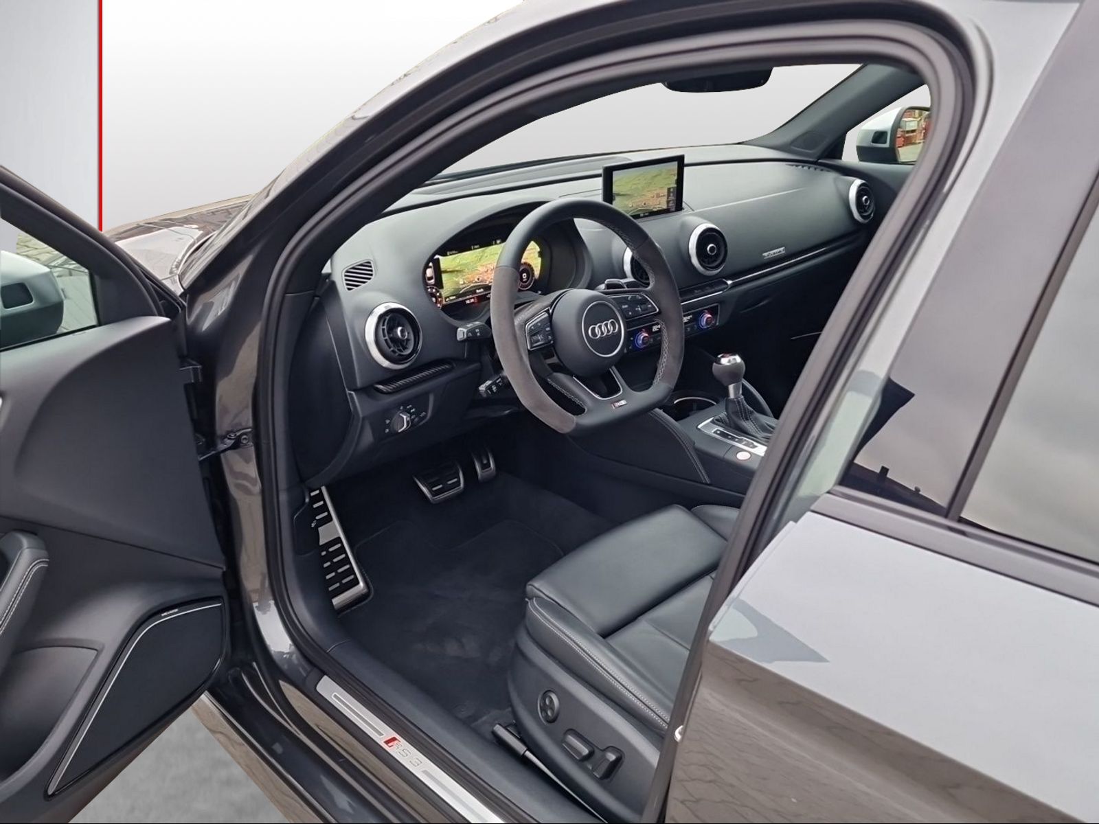 AUDI RS3 Limousine 2.5 TSI quattro S-tronic-image-5