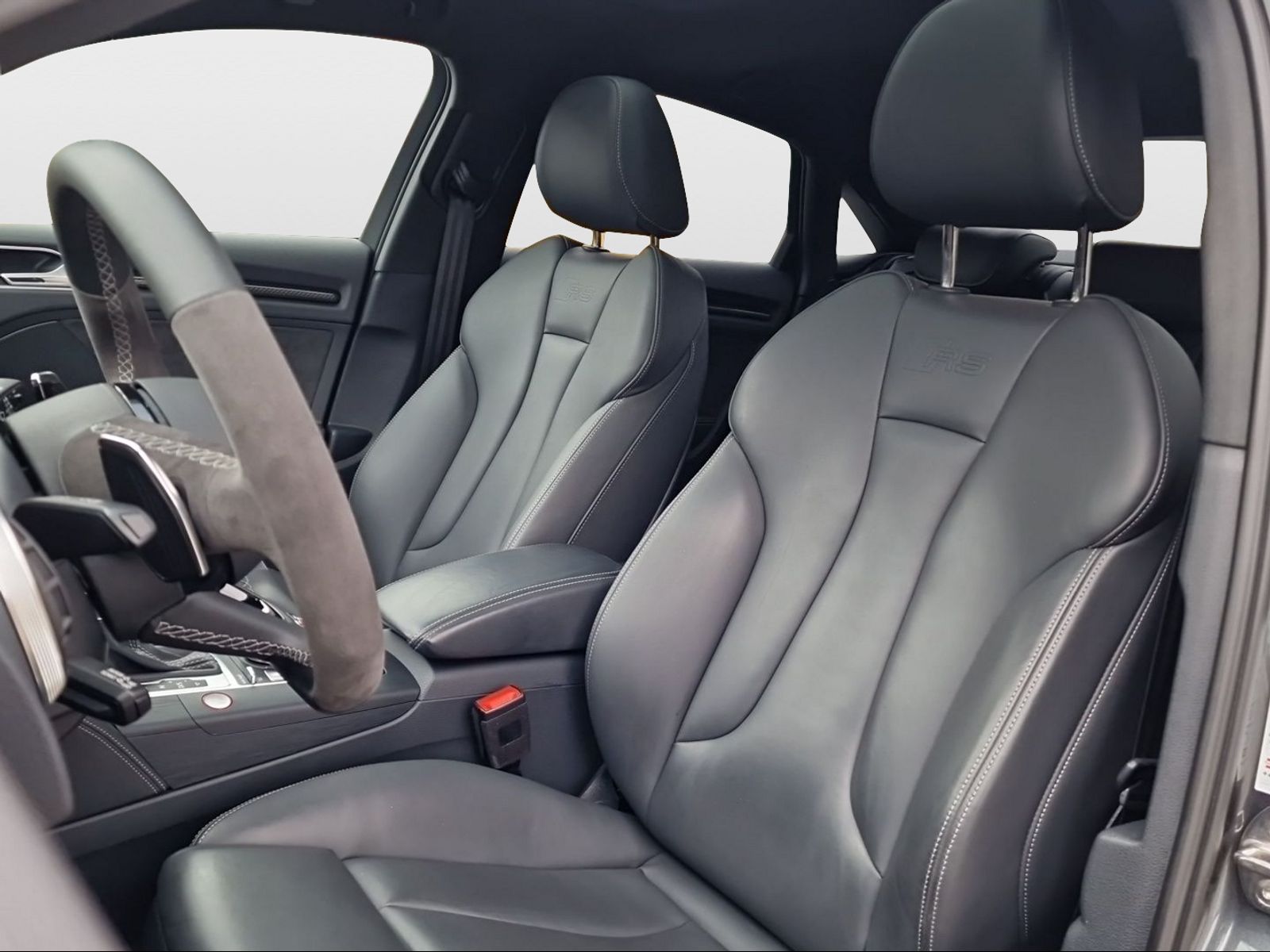 AUDI RS3 Limousine 2.5 TSI quattro S-tronic-image-7
