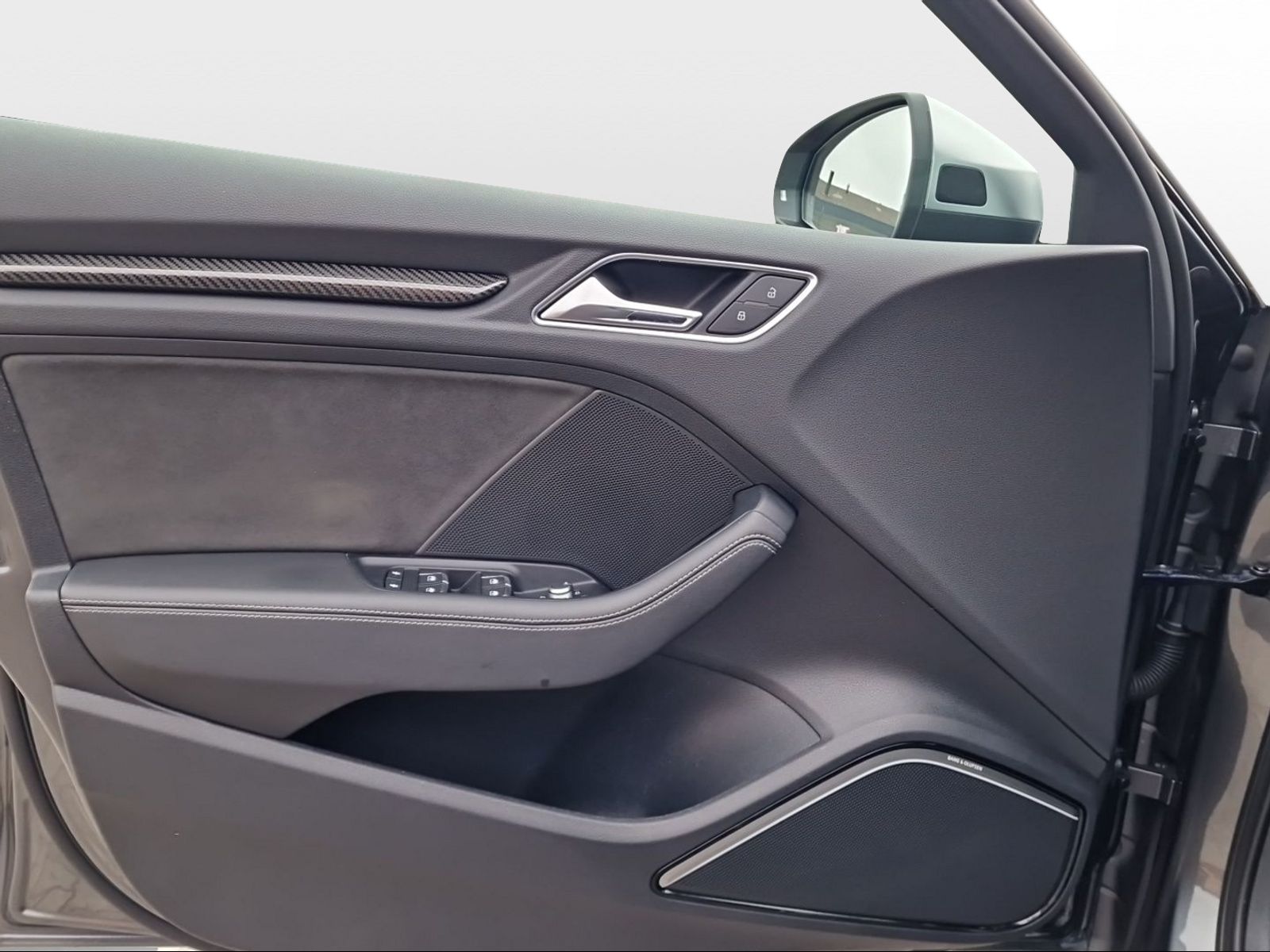 AUDI RS3 Limousine 2.5 TSI quattro S-tronic-image-9