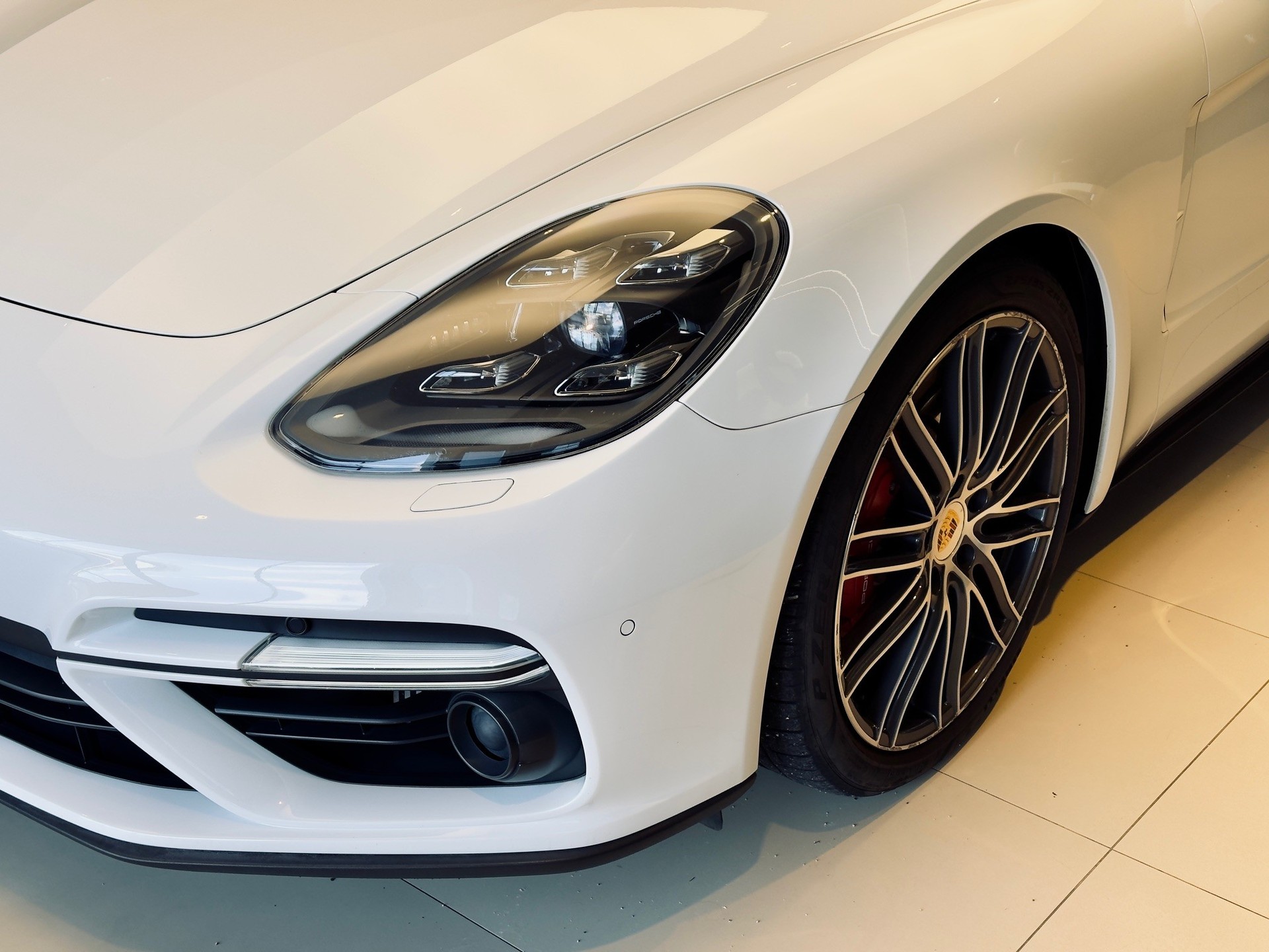 PORSCHE Panamera Turbo Sport Turismo PDK-image-3
