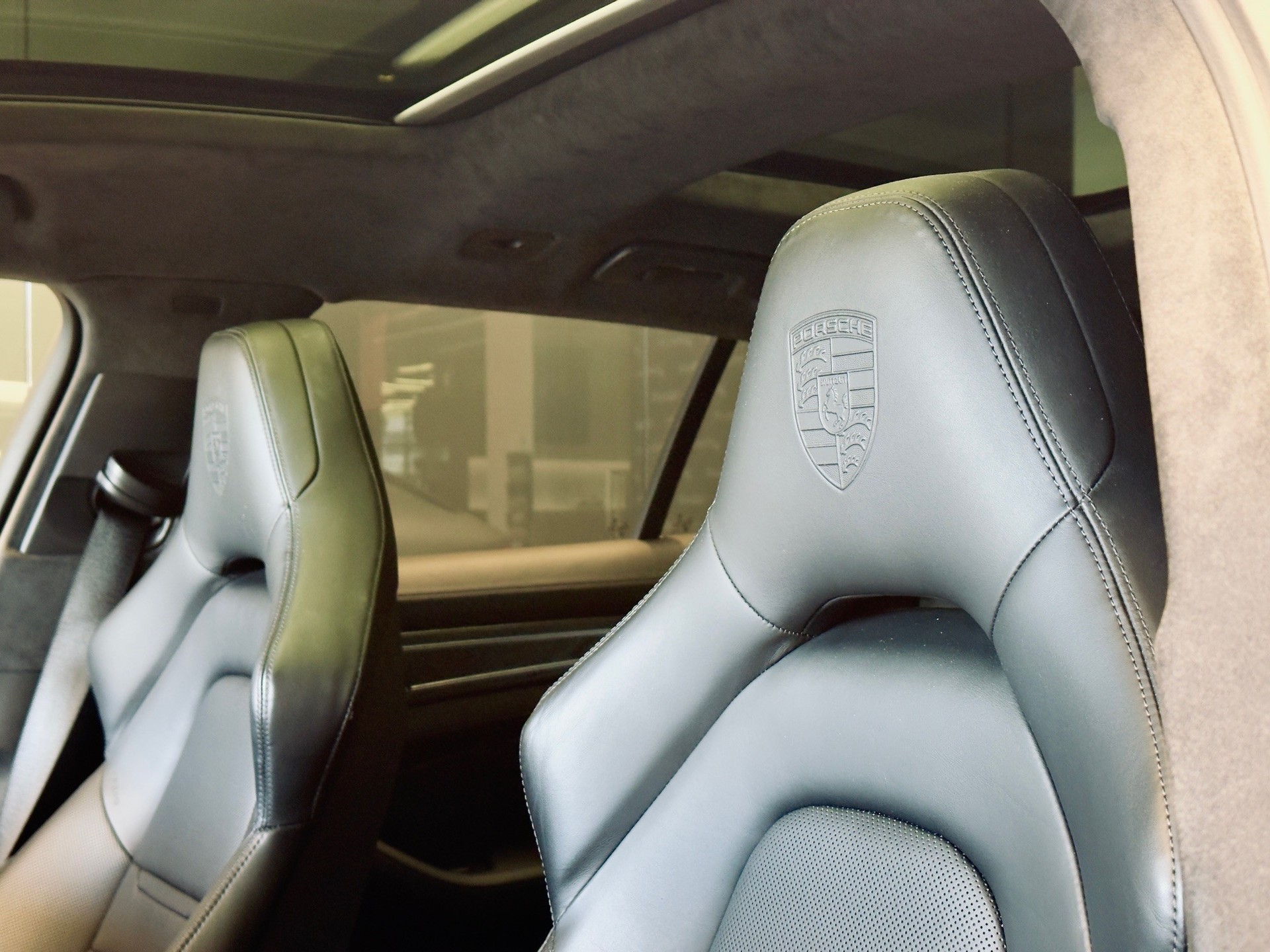 PORSCHE Panamera Turbo Sport Turismo PDK-image-17