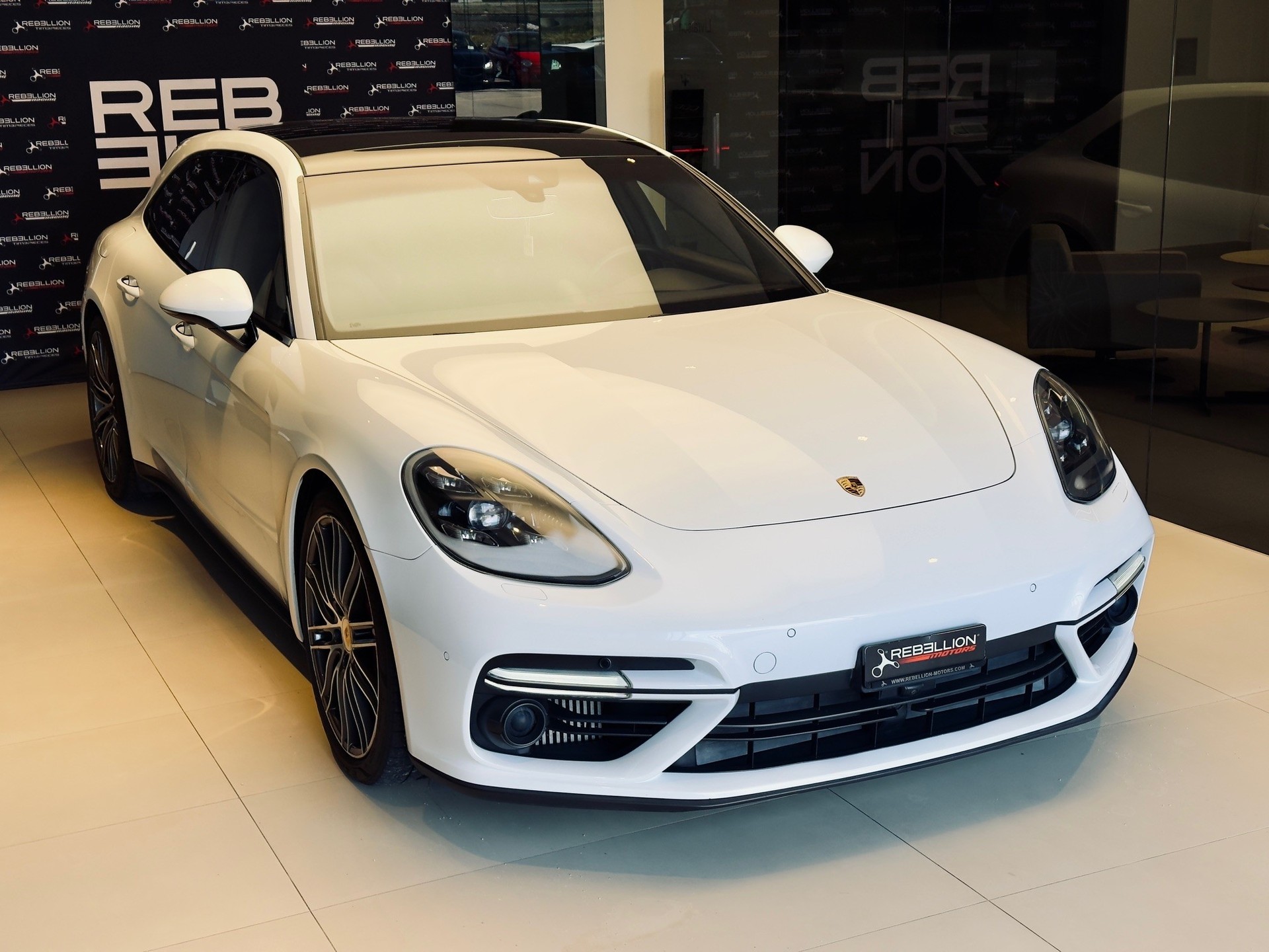 PORSCHE Panamera Turbo Sport Turismo PDK-image-2